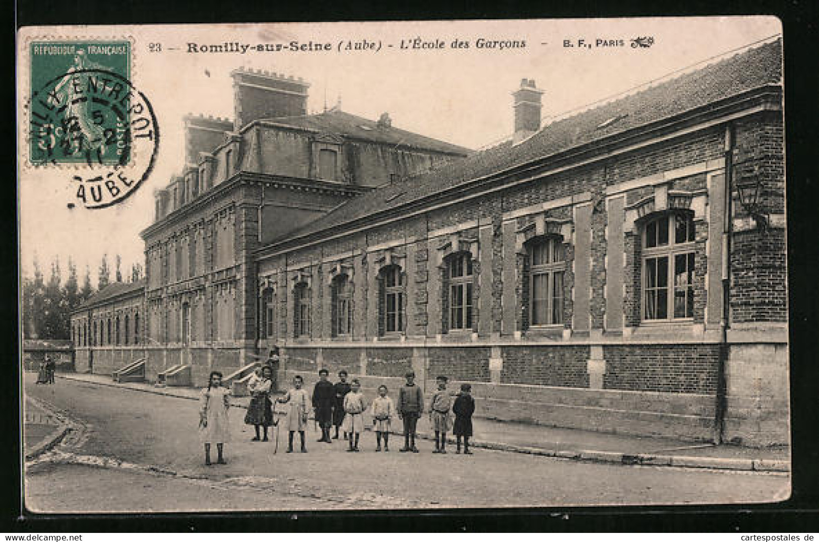 CPA Romilly-sur Seine, L'Ecole Des Garcons  - Romilly-sur-Seine
