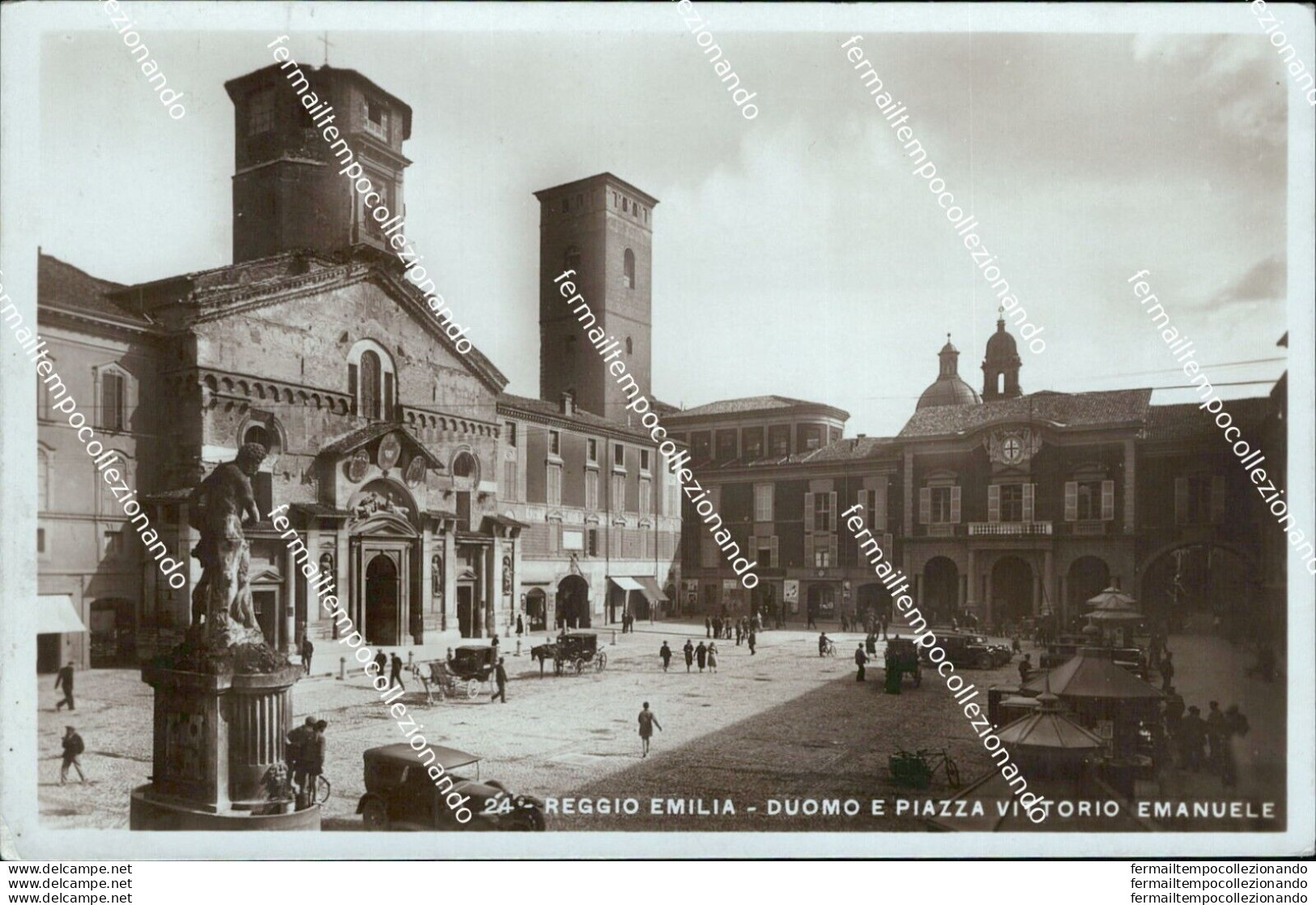 Bb264 Cartolina Reggio Emilia Citta' Duomo E Piazza Vittorio Emanuele - Reggio Nell'Emilia