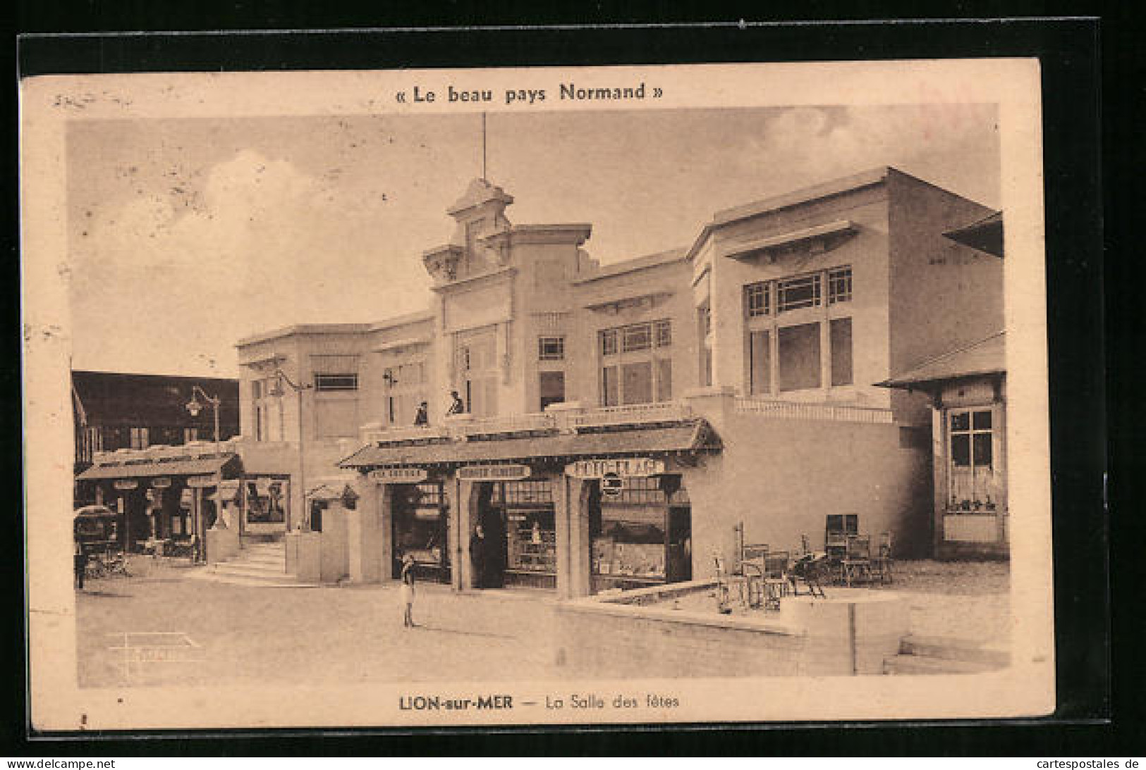 CPA Lion-sur-Mer, La Salle Des Fetes  - Autres & Non Classés