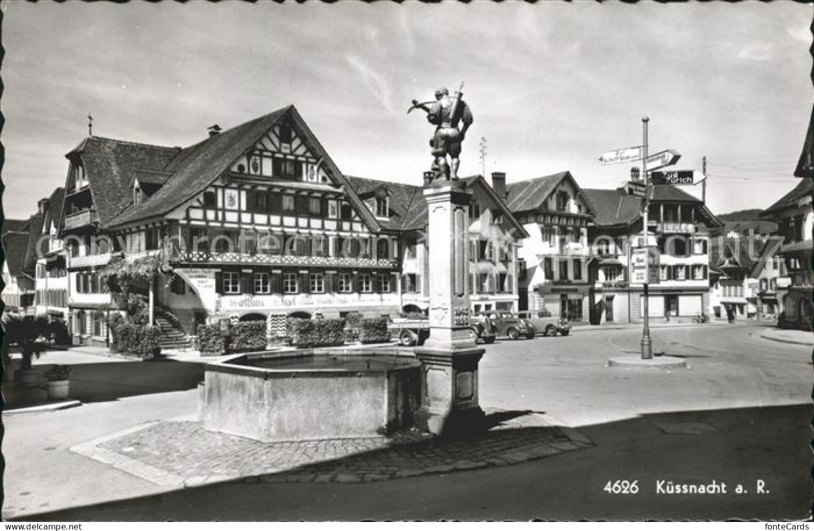 11776739 Kuessnacht Dorfplatz Mit Brunnen Kuessnacht Am Rigi - Other & Unclassified