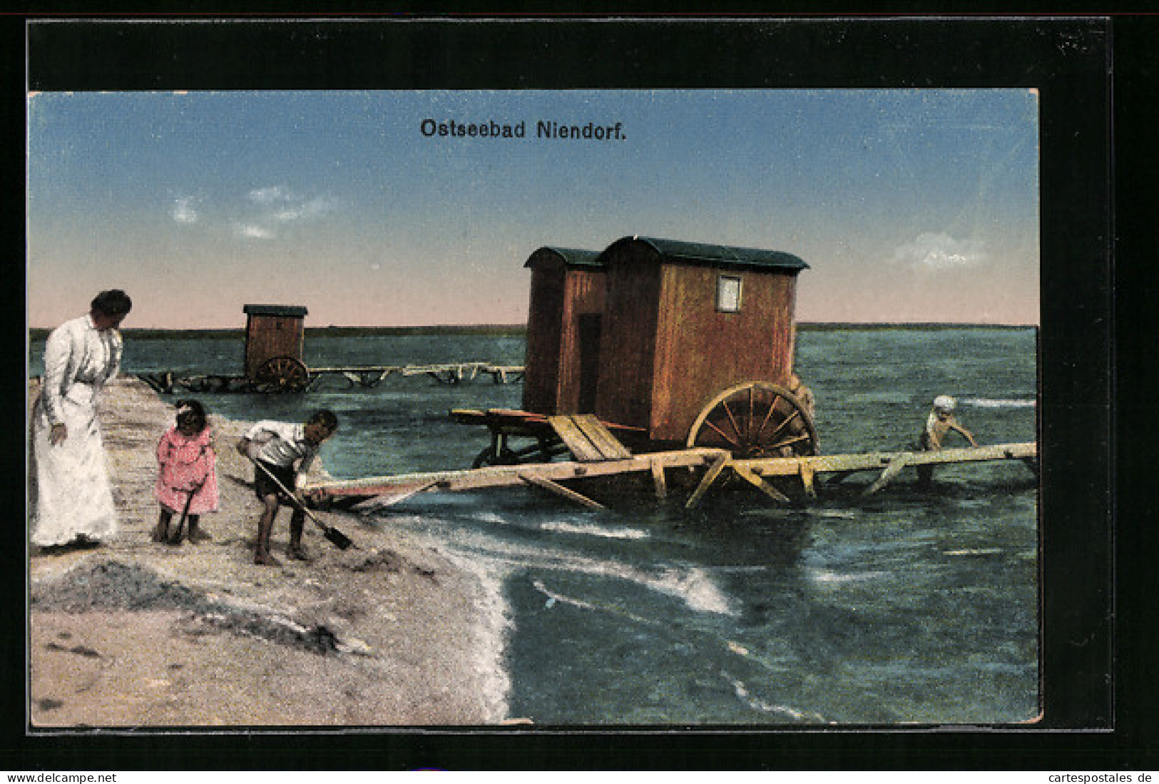 AK Niendorf / Ostseebad, Familie Am Strand, Umkleidekabinen  - Other & Unclassified