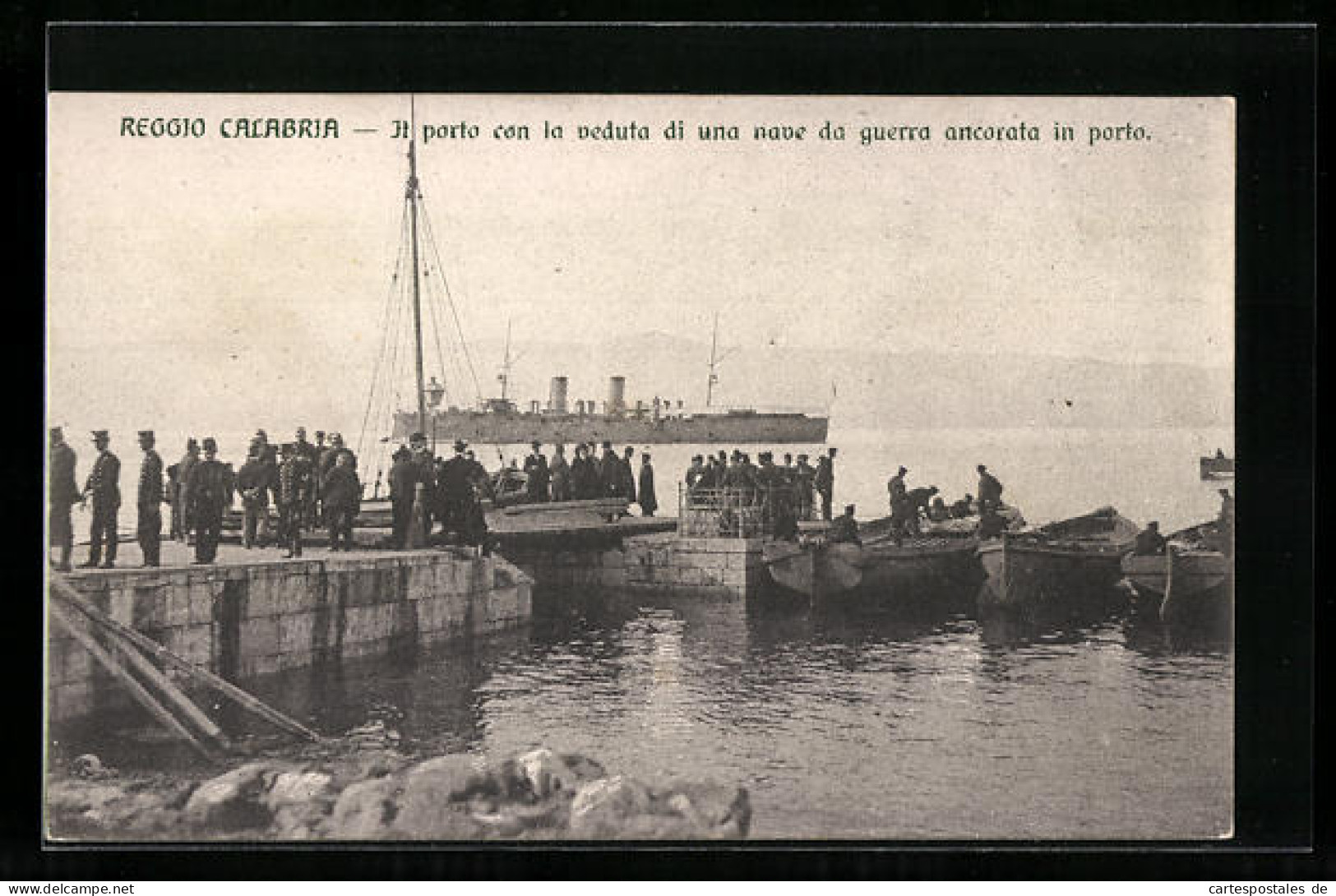 Cartolina Reggio Calabria, Il Porto Con La Veduta Di Una Nave Da Guerra Ancorata In Porto  - Reggio Calabria