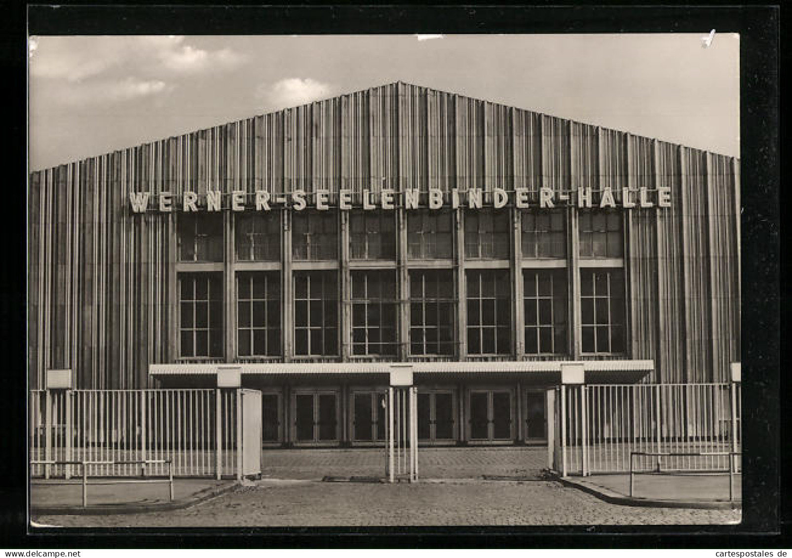 AK Berlin, Blick Auf Die Werner-Seelenbinder-Halle  - Prenzlauer Berg