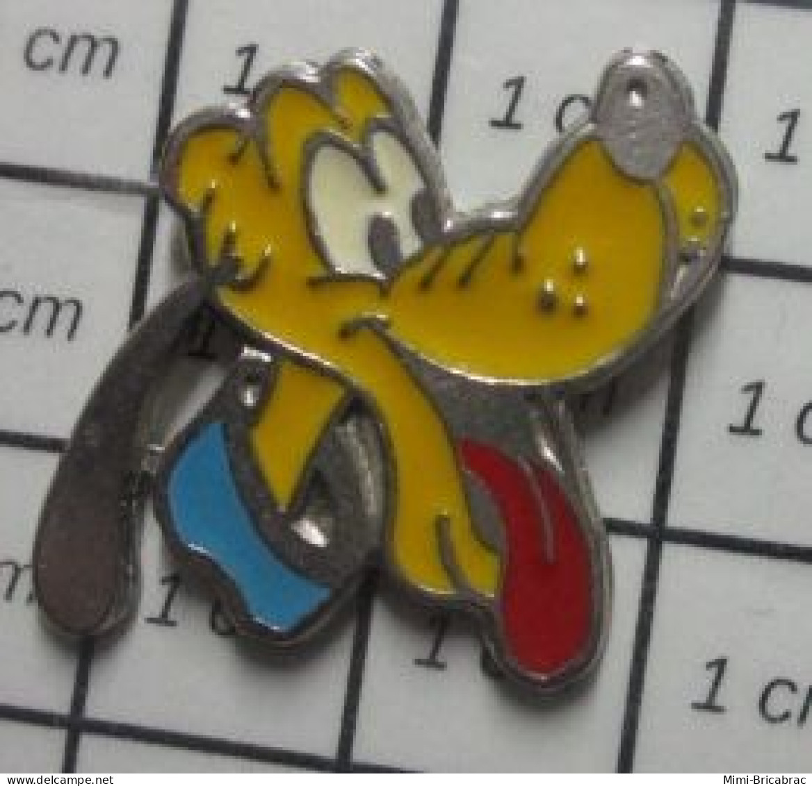 912B Pin's Pins / Beau Et Rare / DISNEY / TETE DE CHIEN PLUTO Par BERTONI MILANO - Disney