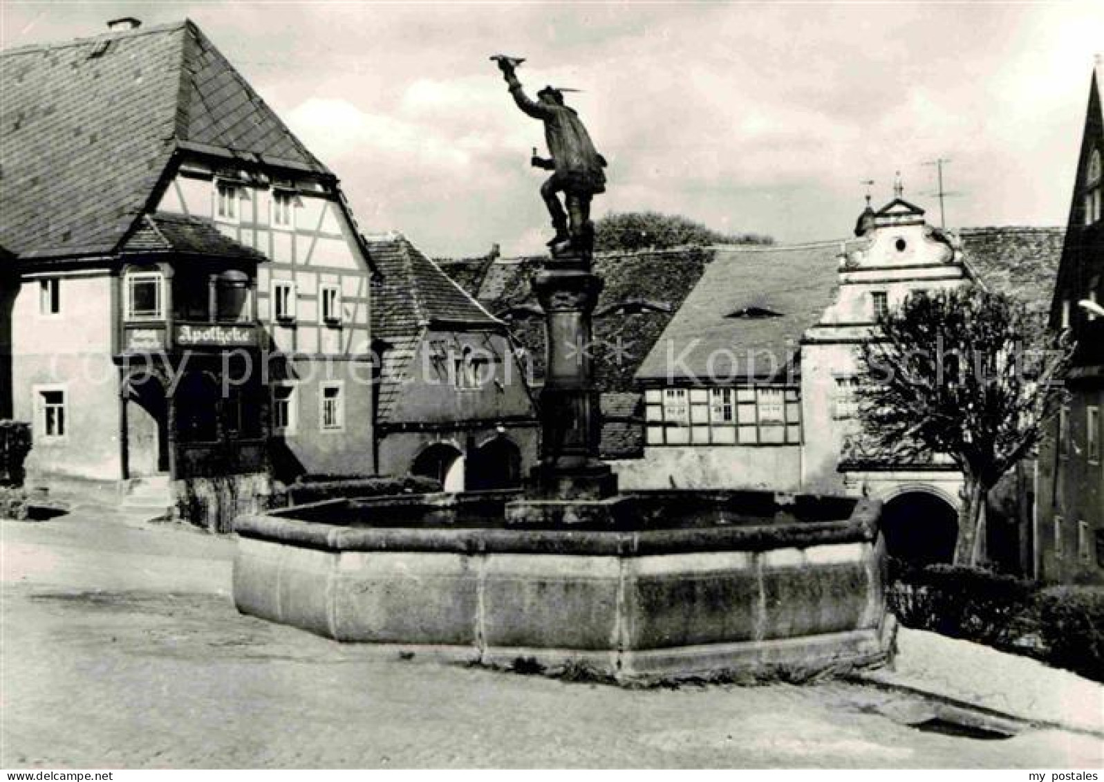 72643920 Lauenstein Erzgebirge Markt Mit Falknerbrunnen Geising - Geising