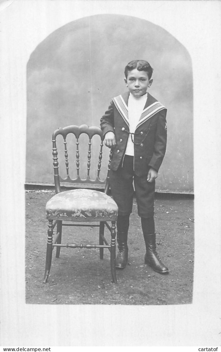 PHOTO-CPA . Jeune Garçon à La Chaise - Ohne Zuordnung