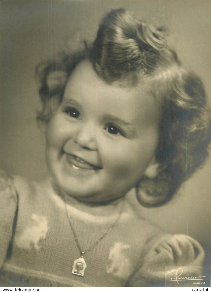 Grande PHOTOGRAPHIE Jeune Fille Par Studio FOURNIER à Moulins - Ohne Zuordnung