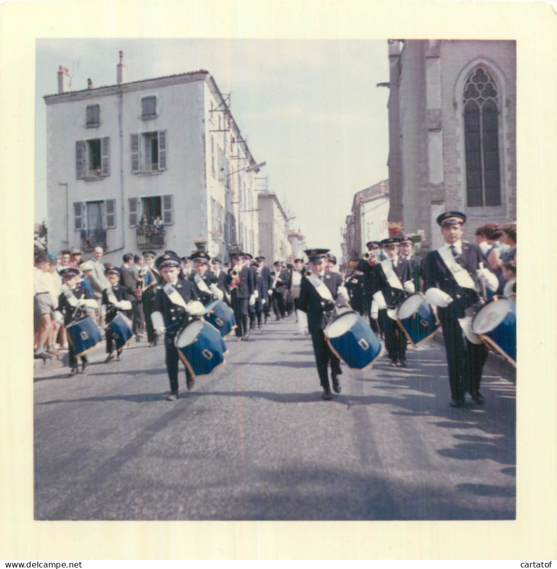 Festival De Musique ISSOIRE 1964 . Défilé .  - Unclassified