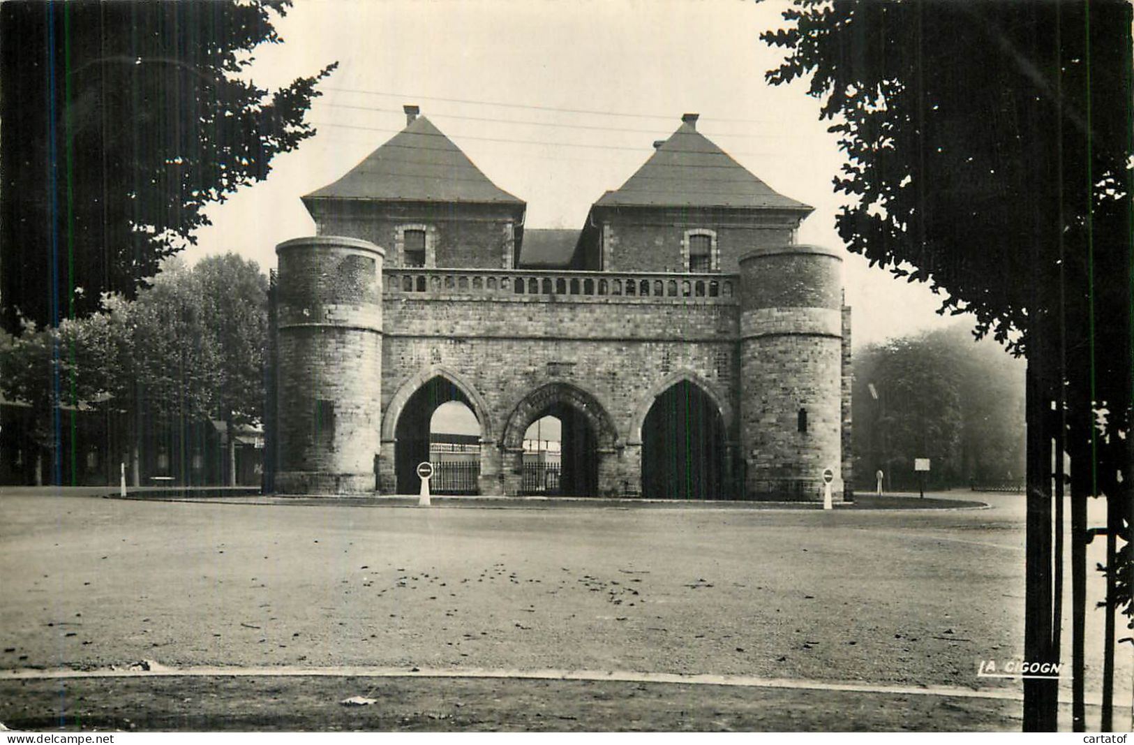 DOUAI .  Porte De Valenciennes - Douai