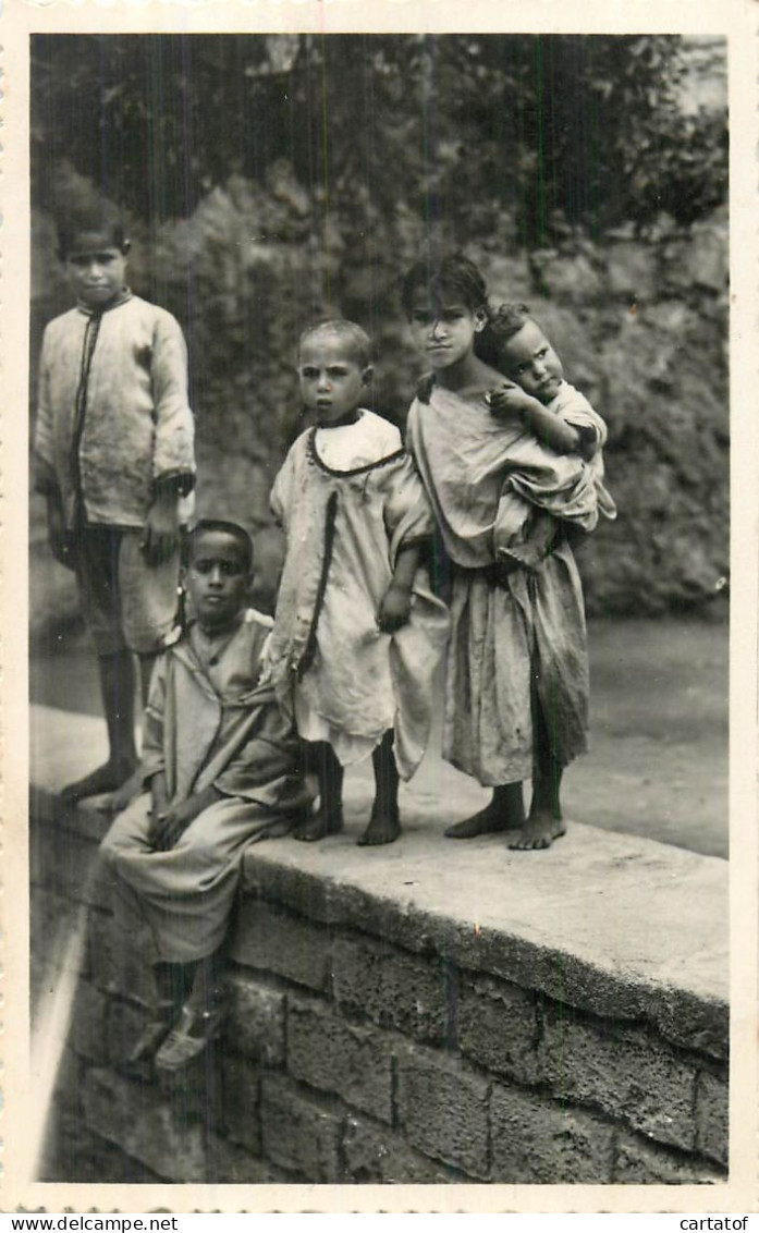 Scènes Et Types . Enfants Arabes ( MAROC ) - Other & Unclassified