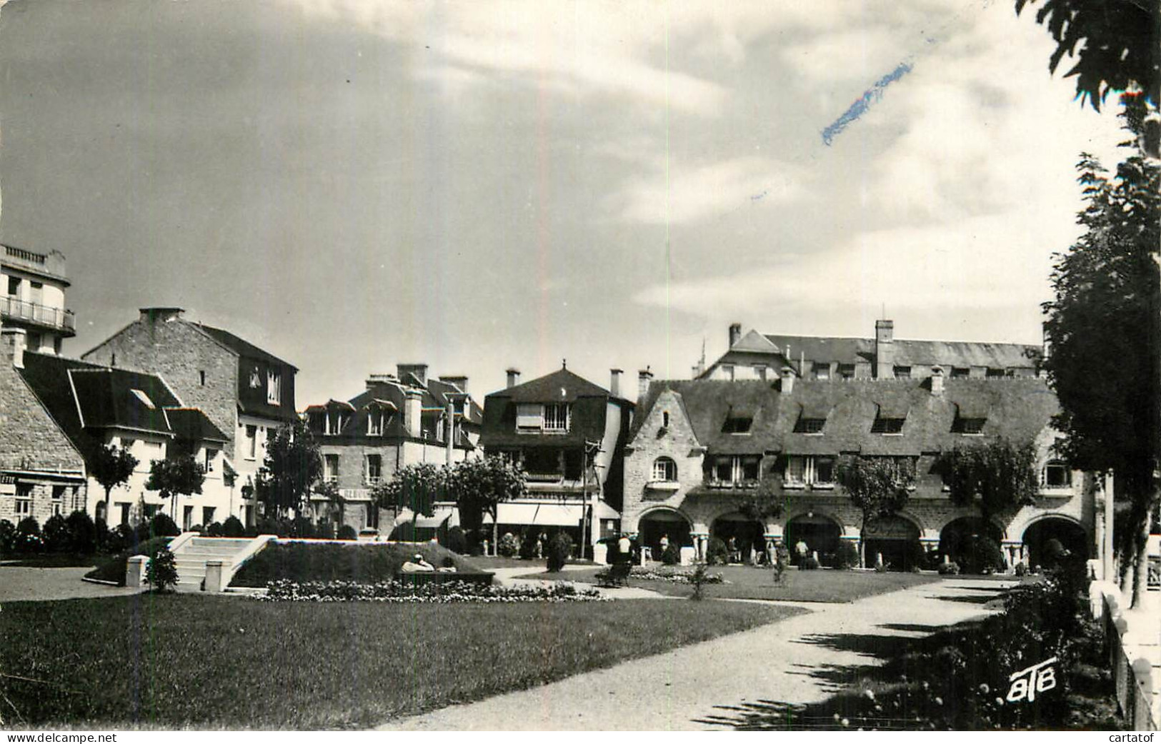 SAINT CAST .  Le Square Pelion Et Les Arcades - Saint-Cast-le-Guildo