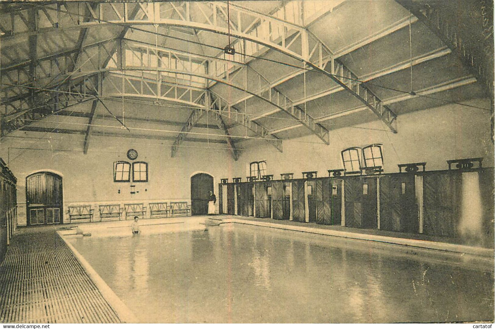 SAINT HONORE LES BAINS .Etablissement Thermal . La Piscine - Saint-Honoré-les-Bains