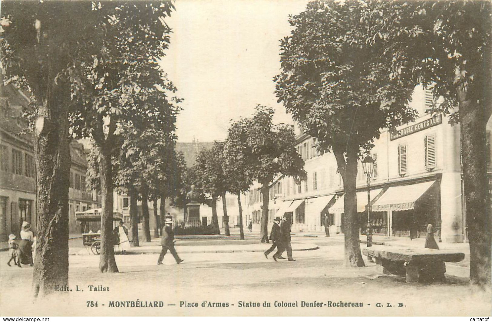 MONTBELIARD . Place D'Armes . Statue Du Colonel Denfer-Rochereau . CPA Animée - Montbéliard