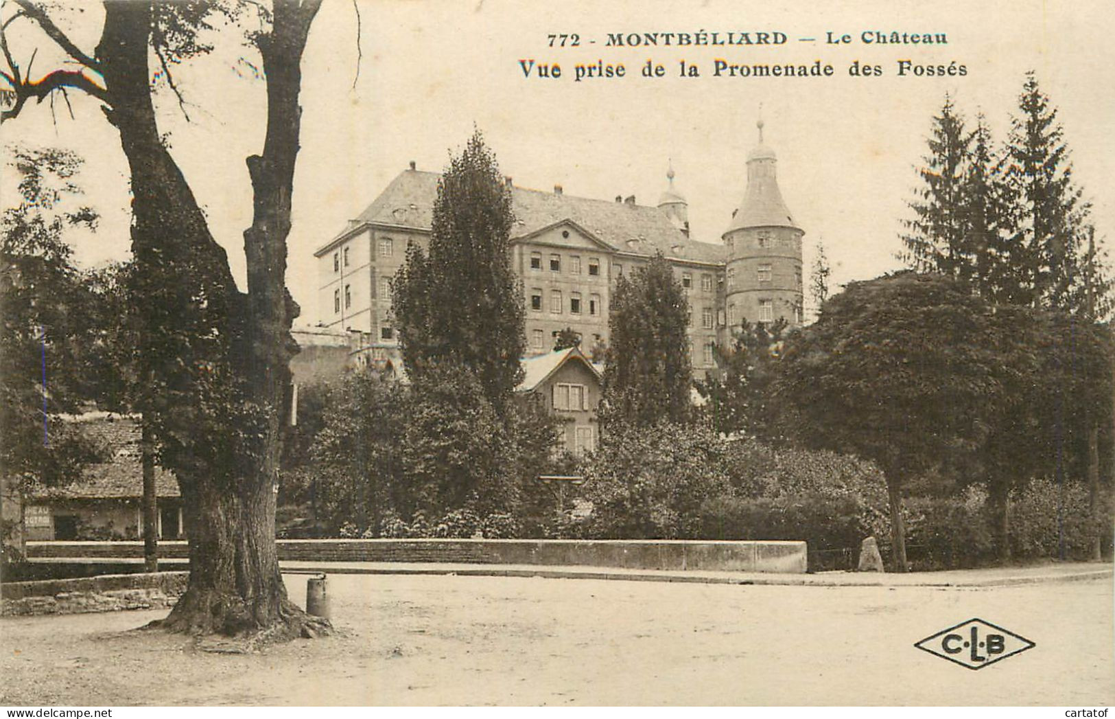 MONTBELIARD . Le Château . Vue Prise De La Promenade Des Fossés - Montbéliard