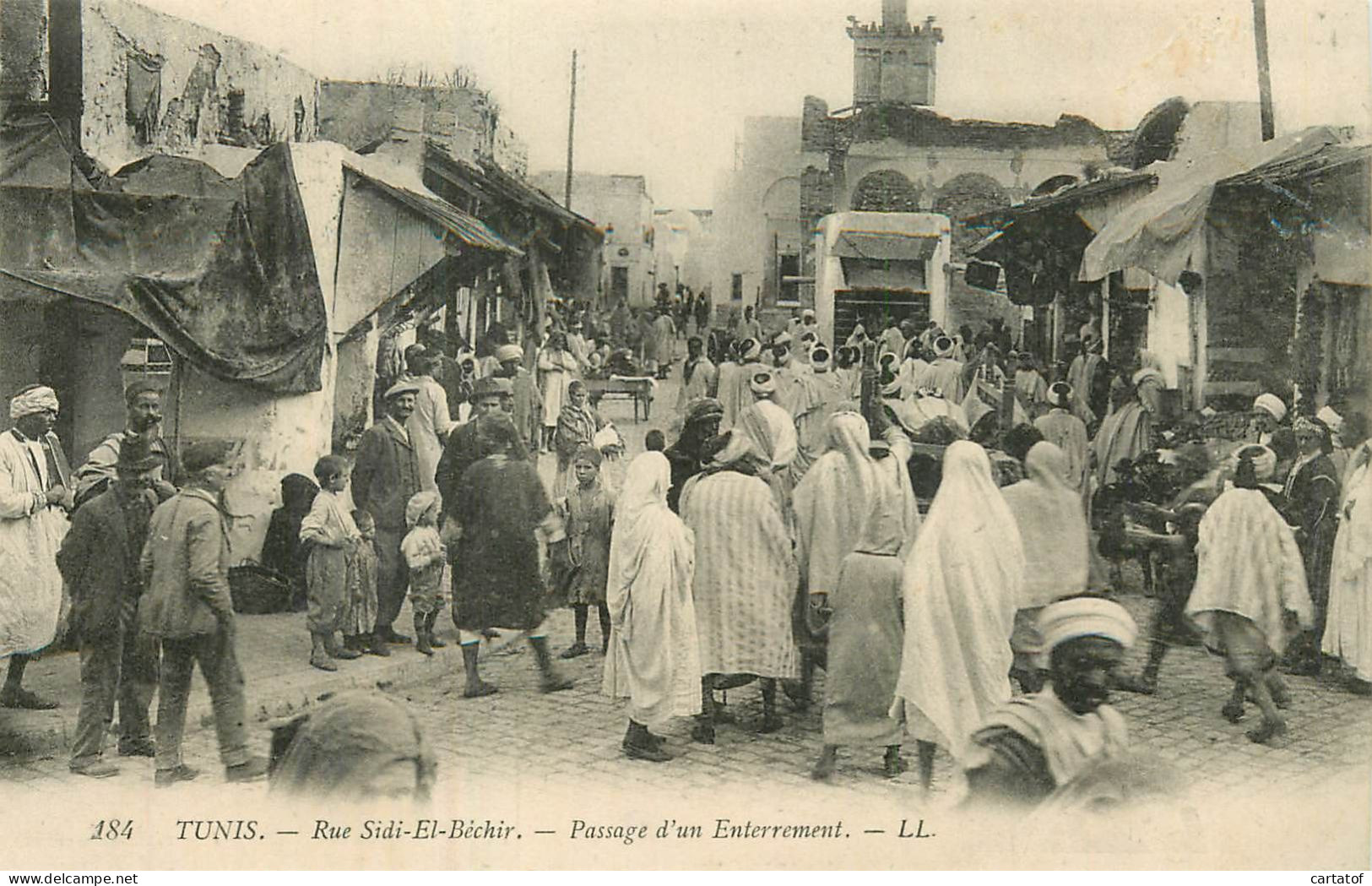 TUNIS . Rue Sidi El Béchir .  Passage D'un Enterrement - Tunisie