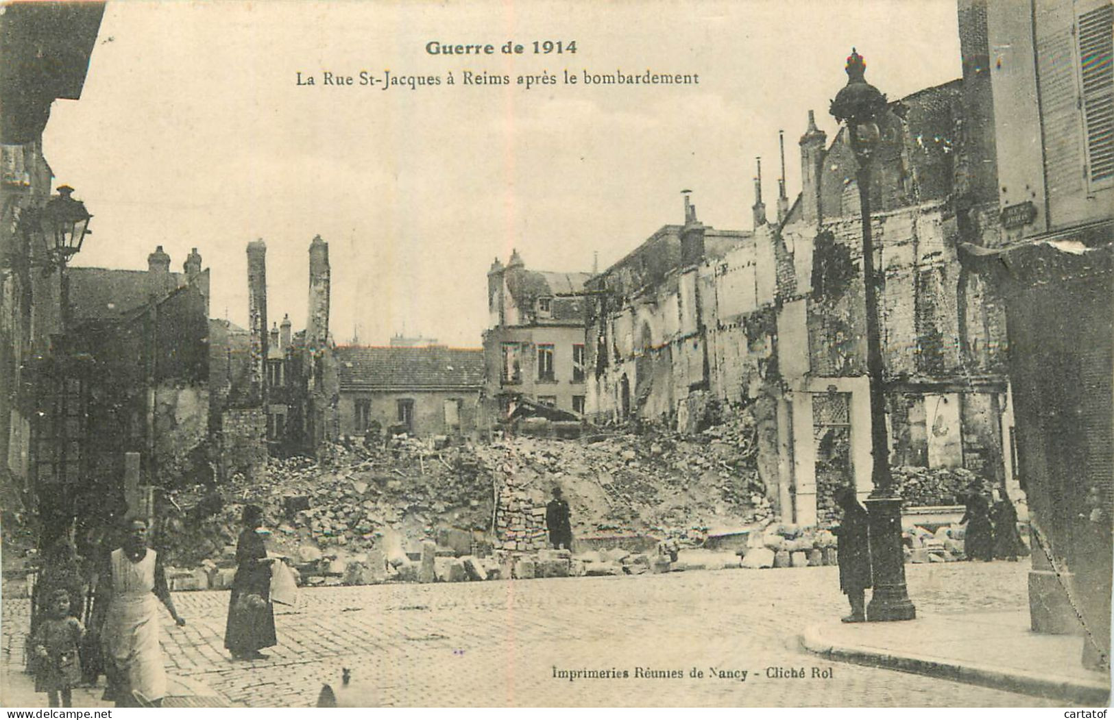 REIMS .  La Rue St-Jacques Après Le Bombardement . GUERRE 1914 - Reims