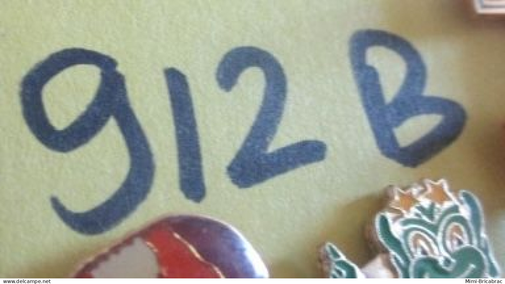 912B Pin's Pins : BEAU ET RARE : DISNEY / MICKEY GRAPHISME ANCIEN - Disney