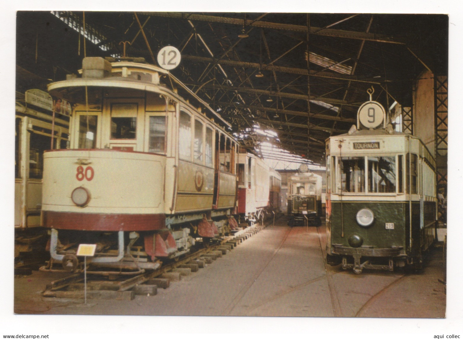 MUSÉE DES TRANSPORTS URBAINS PARIS-PARIS-MALAKOFF - MOTRICES ÉLECTRIQUES DE GENÈVE (1901) À GAUCHE ET DE BORDEAUX (1935) - Strassenbahnen