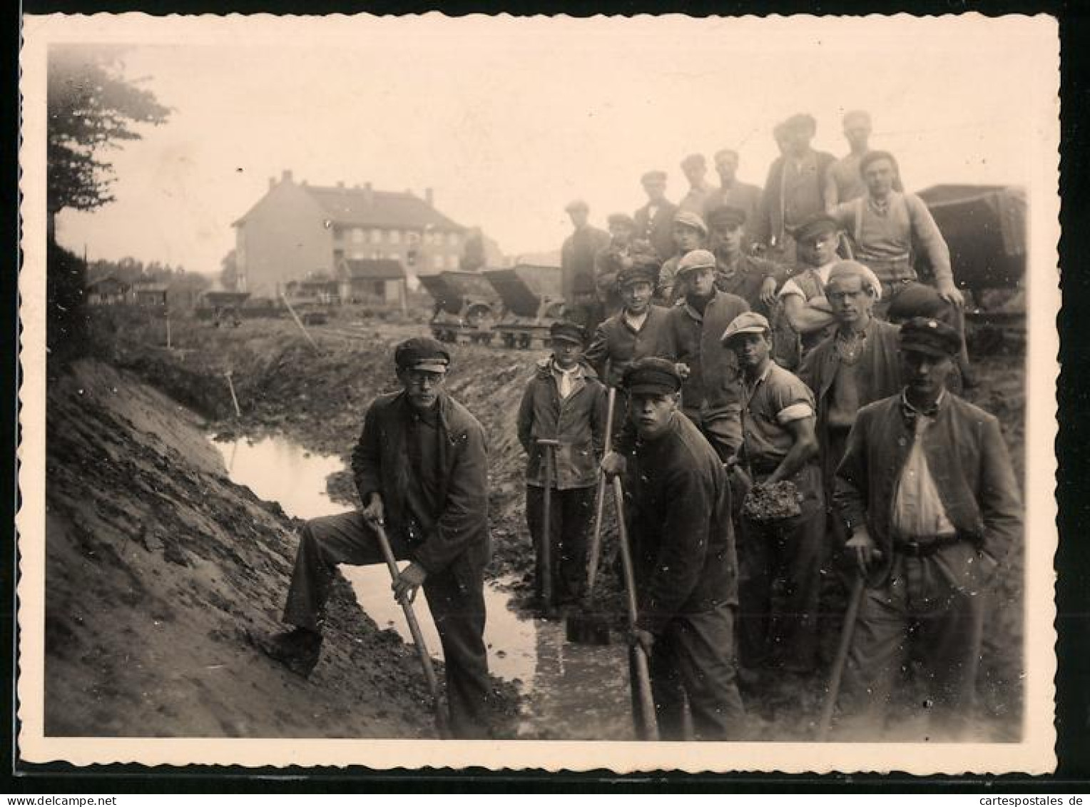 Fotografie Unbekannter Fotograf, Ansicht Cuxhaven-Groden, Schlammschuber-Kolonne Bei Der Arbeit 1932  - Métiers