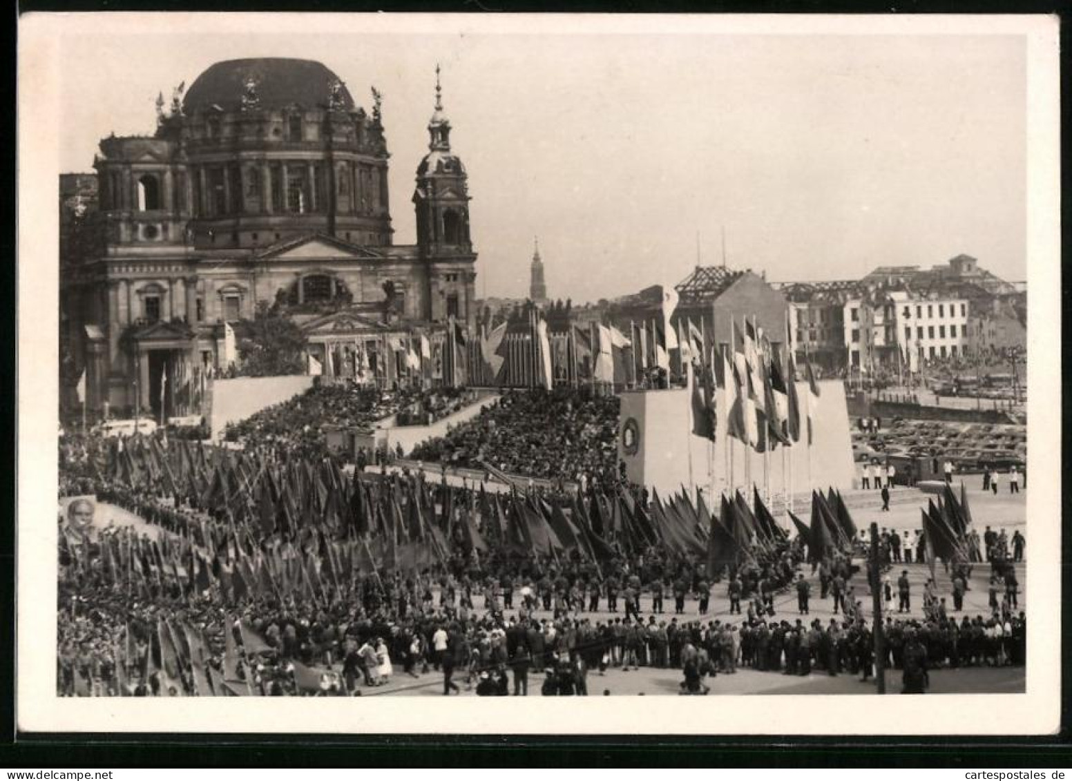 Fotografie W. Trubbach, Berlin, Ansicht Berlin, DDR-Propaganda Veranstaltung Vor Dem Dom  - Guerre, Militaire