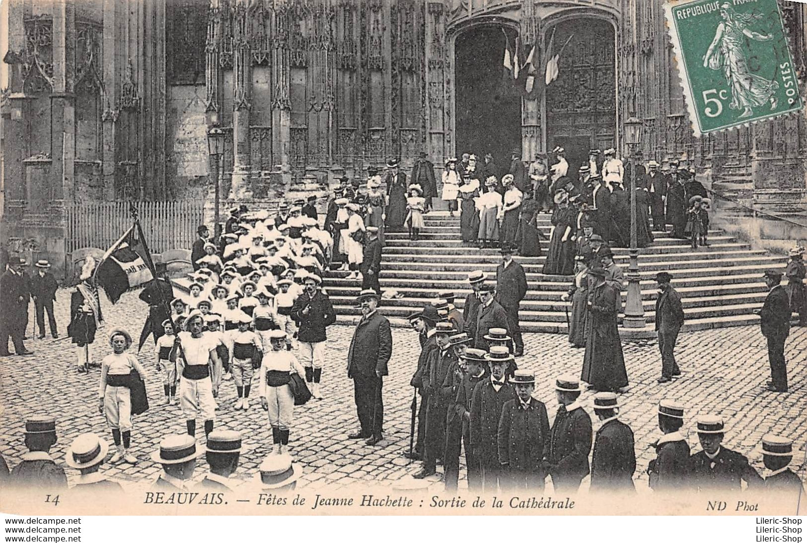 (1907) Fêtes De Jeanne Hachette - Sortie De La Cathédrale - Prêtre En Soutane - Phot. ND N°14 - Beauvais