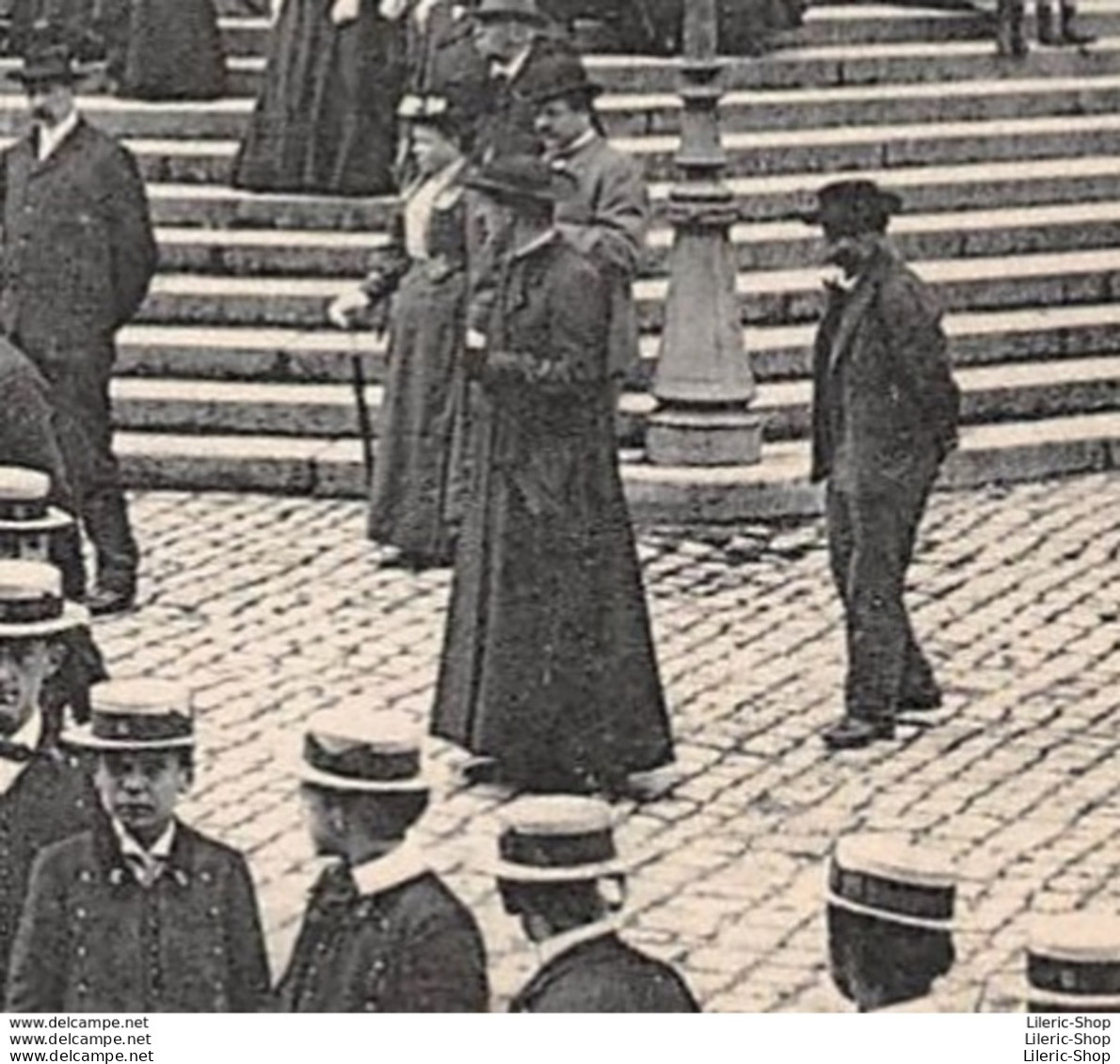 (1907) Fêtes De Jeanne Hachette - Sortie De La Cathédrale - Prêtre En Soutane - Phot. ND N°14 - Beauvais