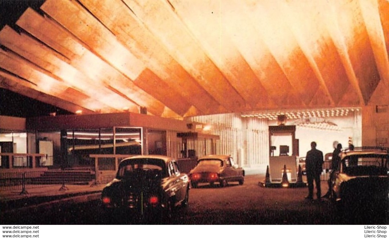 CPSM ±1970 - Tunnel Du Mont-Blanc - Automobiles 404 DS Dauphine Éd. CAP - Passenger Cars