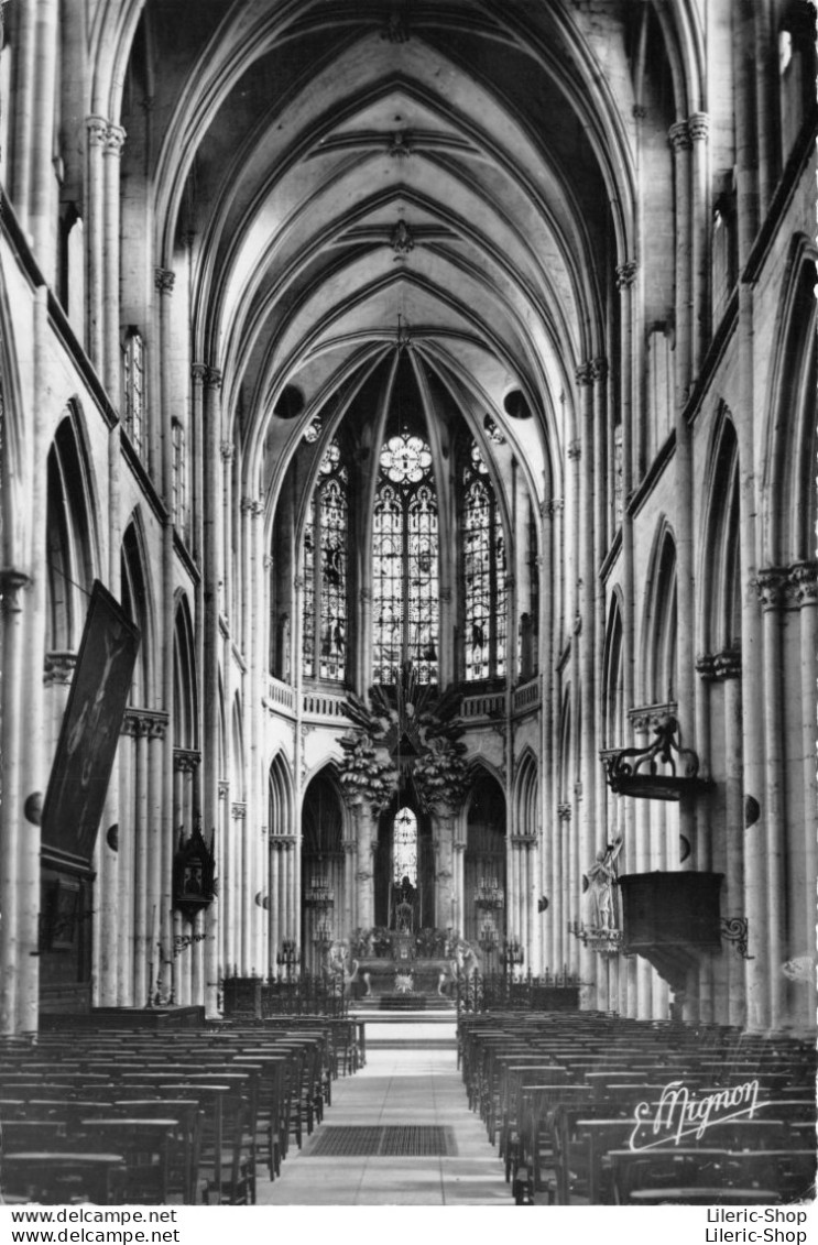 [89] Villeneuve-sur-Yonne (Yonne) Intérieur De L'Église (XIIIe S.) Cpsm GF Dentelée1958 - Villeneuve-sur-Yonne