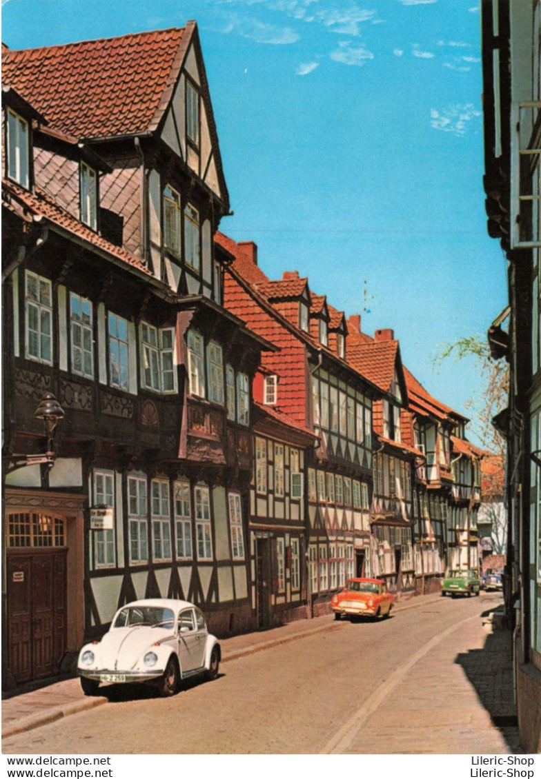 AUTOMOBILES - HILDESHEIM  - VOLKSWAGEN Cox Coccinelle  - FORD Taunus CPM 1977 - Voitures De Tourisme
