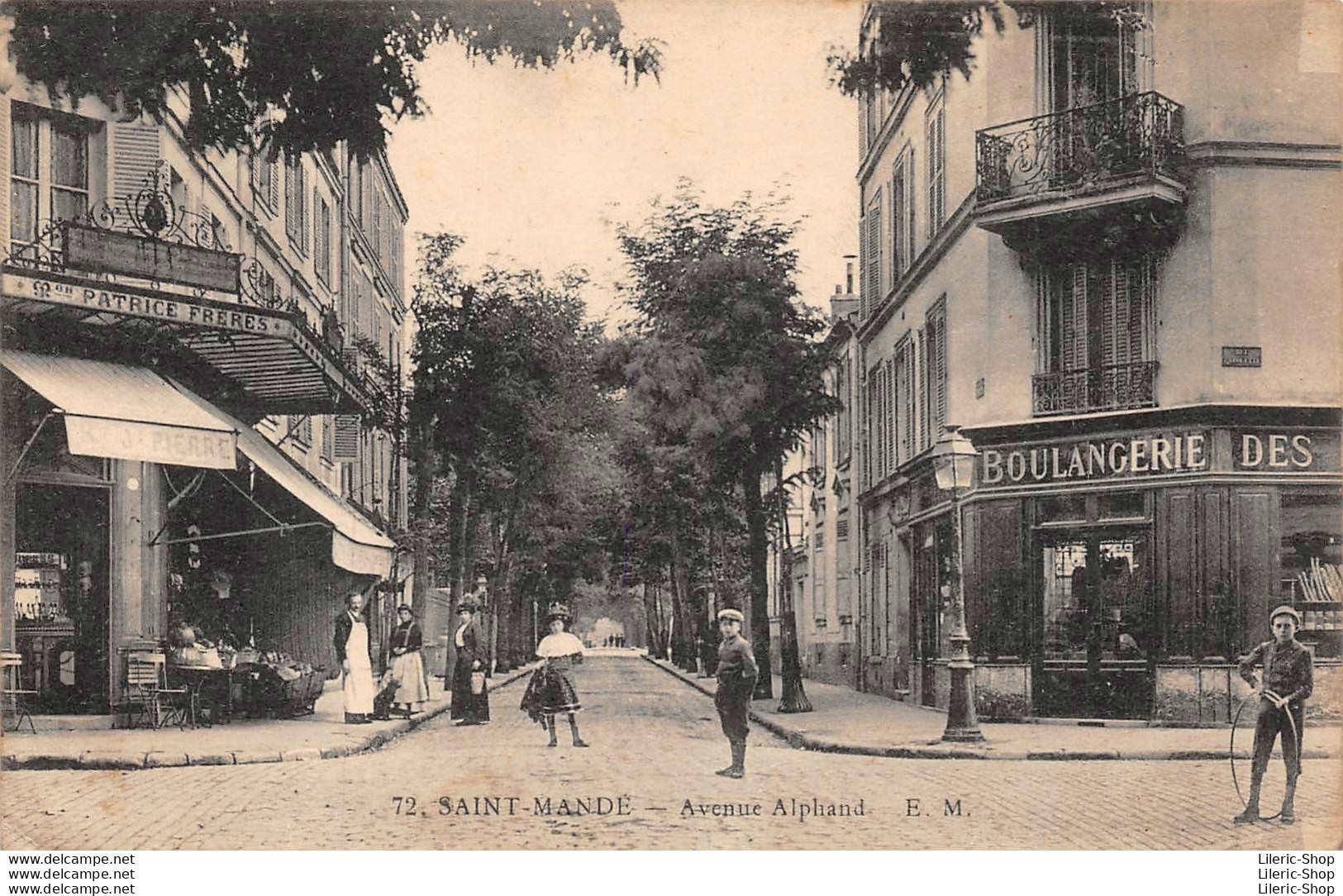 CPA±1920 - 20 Bd Alphand - Boulangerie- Alimentation Patrice Frères - Garçon Jouant Au Cerceau Éd. E.M. - Saint Mande