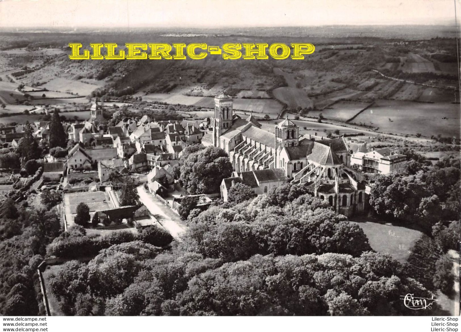 VÉZELAY  (89) ▬ Vue Aérienne De La Basilique Sainte Madeleine Et Du Bourg - Cliché RAY-DELVERT - Vezelay