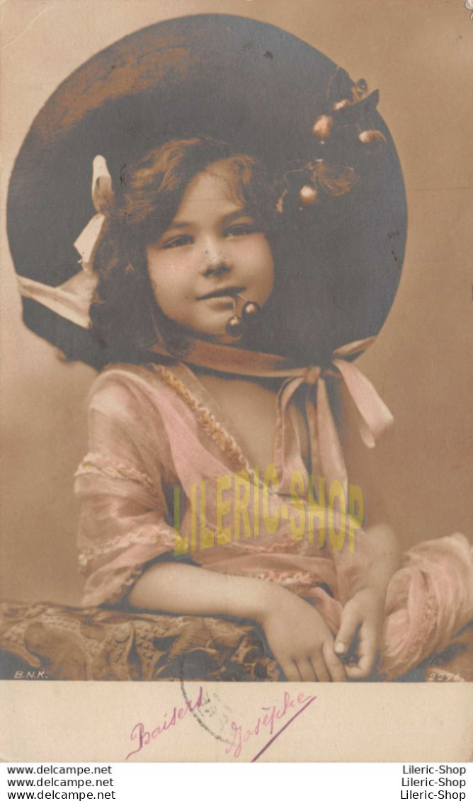 Cpa 1905 - Ravissante Fillette élégante # Chapeau Et Cerises Pretty Little Girl Hat And Cherries # Éd. B.N.K. - Portraits