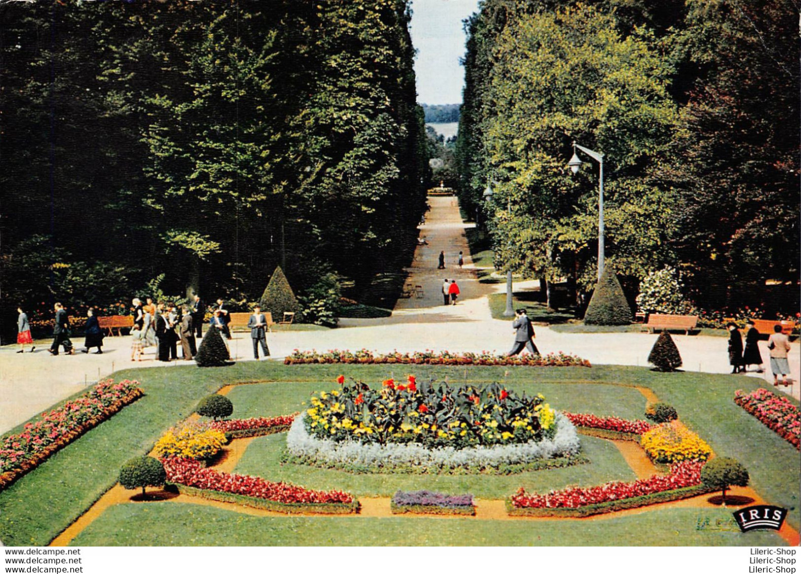 VITTEL (88) 4 CPM ±1960 - Le Grand Hôtel Et Le Parc - - Contrexeville