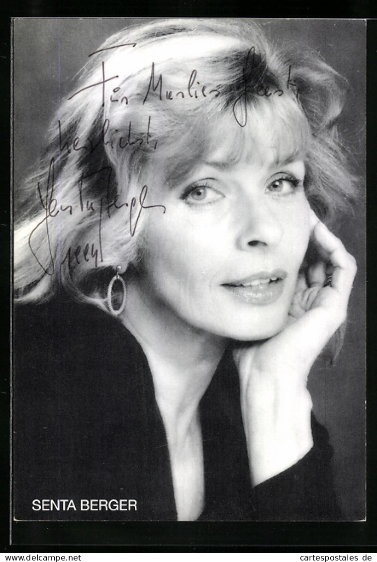 AK Schauspielerin Senta Berger, Mit Original Autograph  - Acteurs