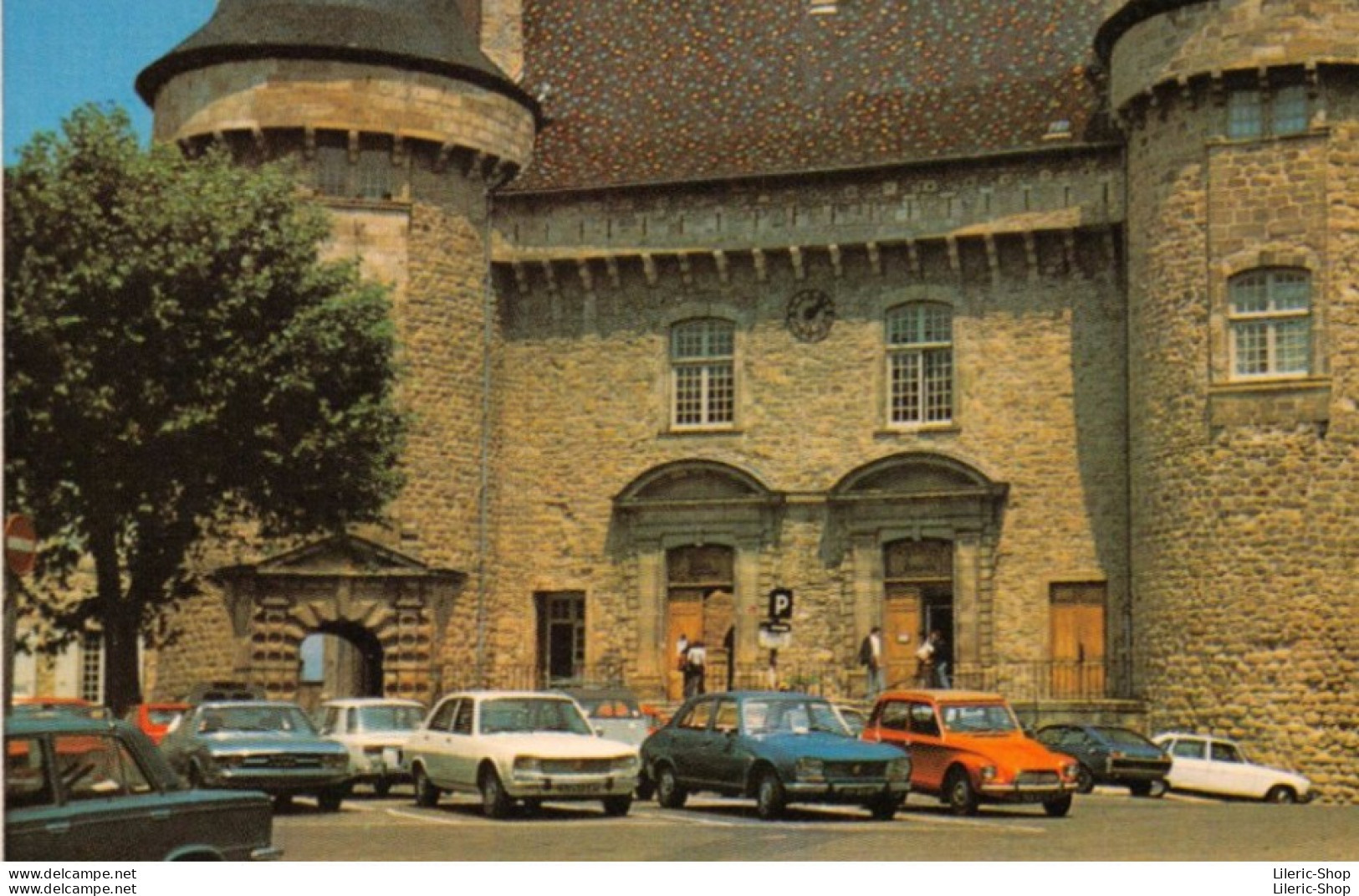 07200 AUBENAS-EN-VIVARAIS - Rue Delichères - Le Château Féodal # Automobiles # Peugeot 504, Citroën Dyane # Blason # - Aubenas