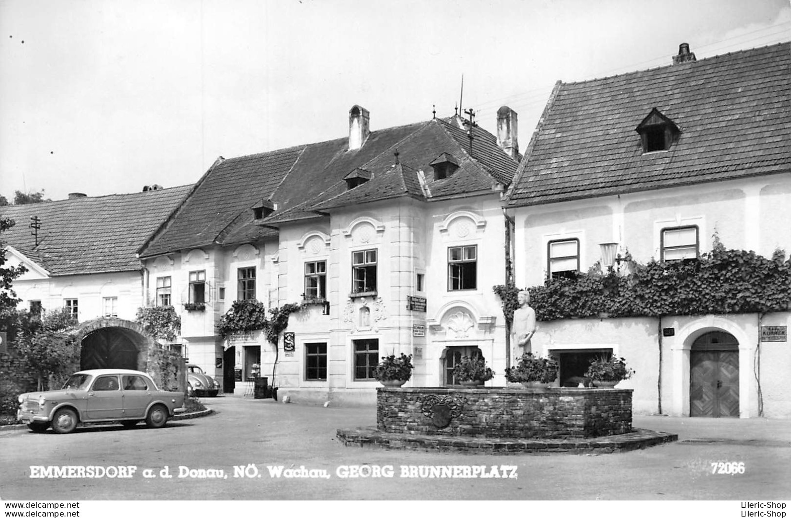 EMMERSDORF A. D. Donau, NO. Wachau, GEORG BRUNNERPLATZ. # Automobile # Fiat NSU Neckar - Melk