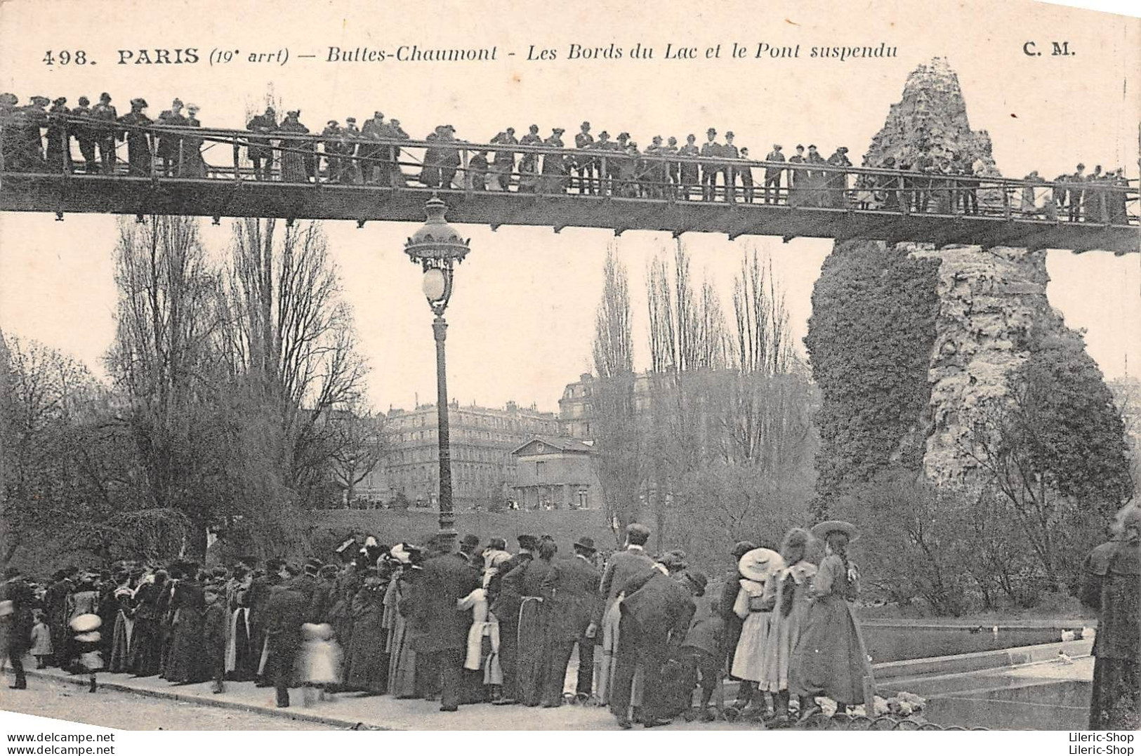 PARIS (19° Arrt) - Buttes-Chaumont - Les Bords Du Lac Et Le Pont Suspendu - District 19
