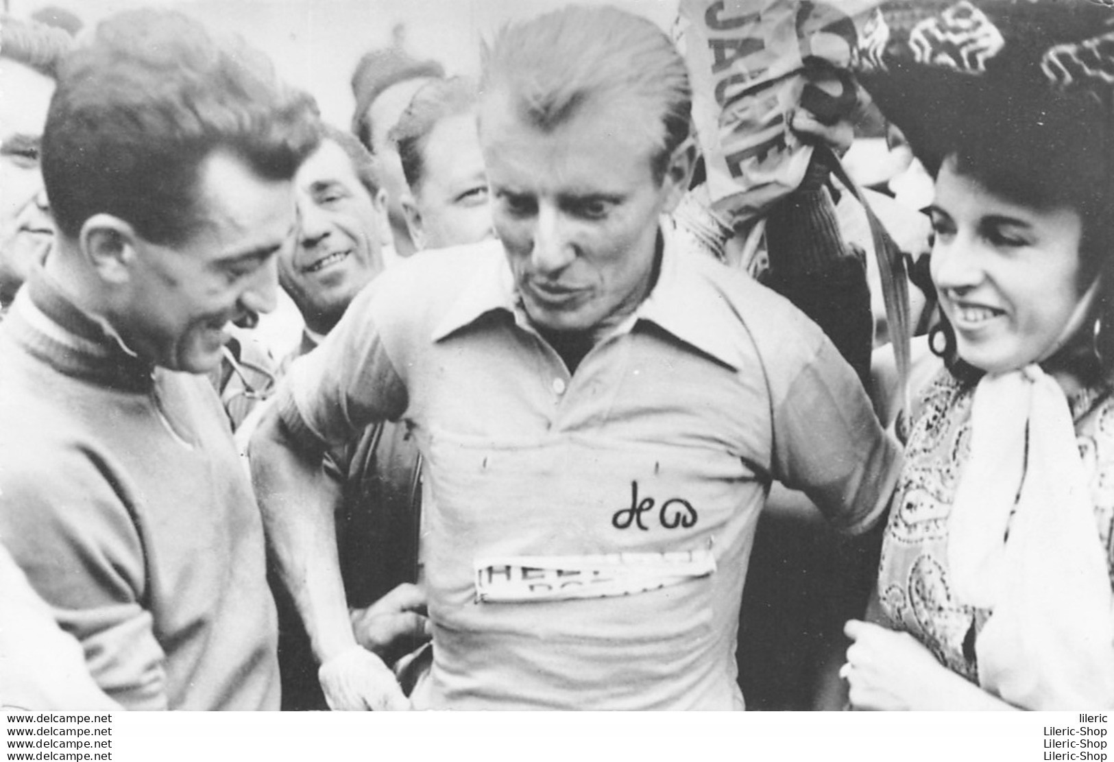 1ère Étape Tour De France 1956 - Reims-Liège - André Darrigade En Jaune, Avec Louison Bobet - Photo Miroir-Sprint 140X90 - Cyclisme