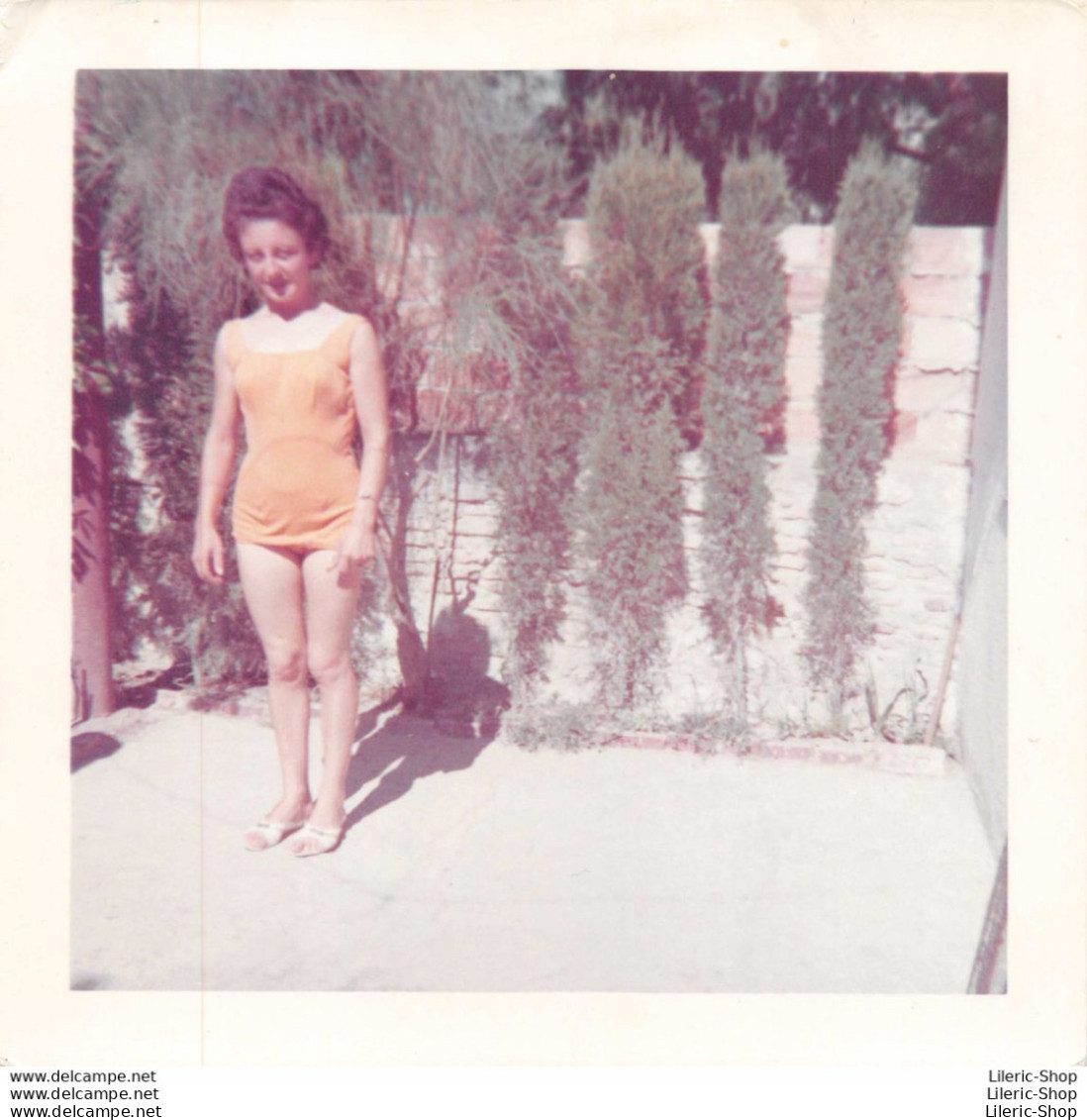 PHOTO ANCIENNE  Portrait De Jeune Femme En Maillot De Bain Swimsuit  - 90X90 - Personnes Anonymes