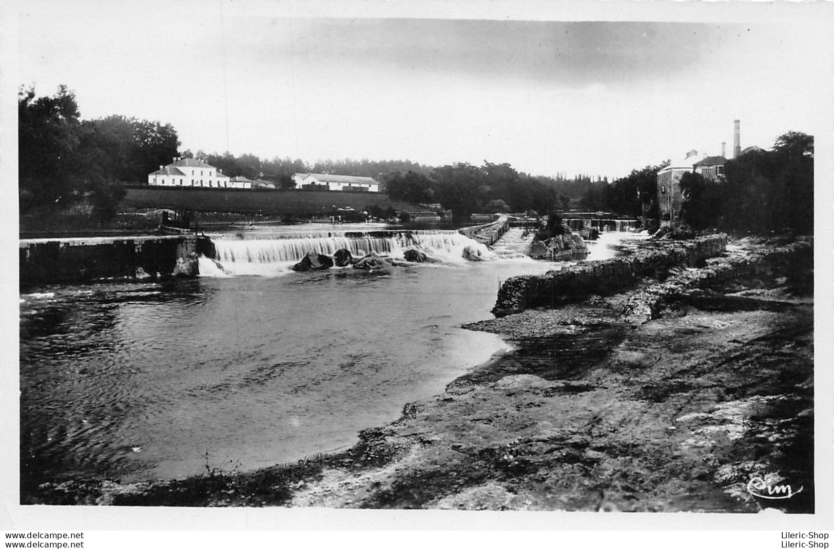 64300  ORTHEZ (B.-P.) Chaussée Sur Le Gave COMBIER PHOTO MACON. Cpsm PF - Orthez