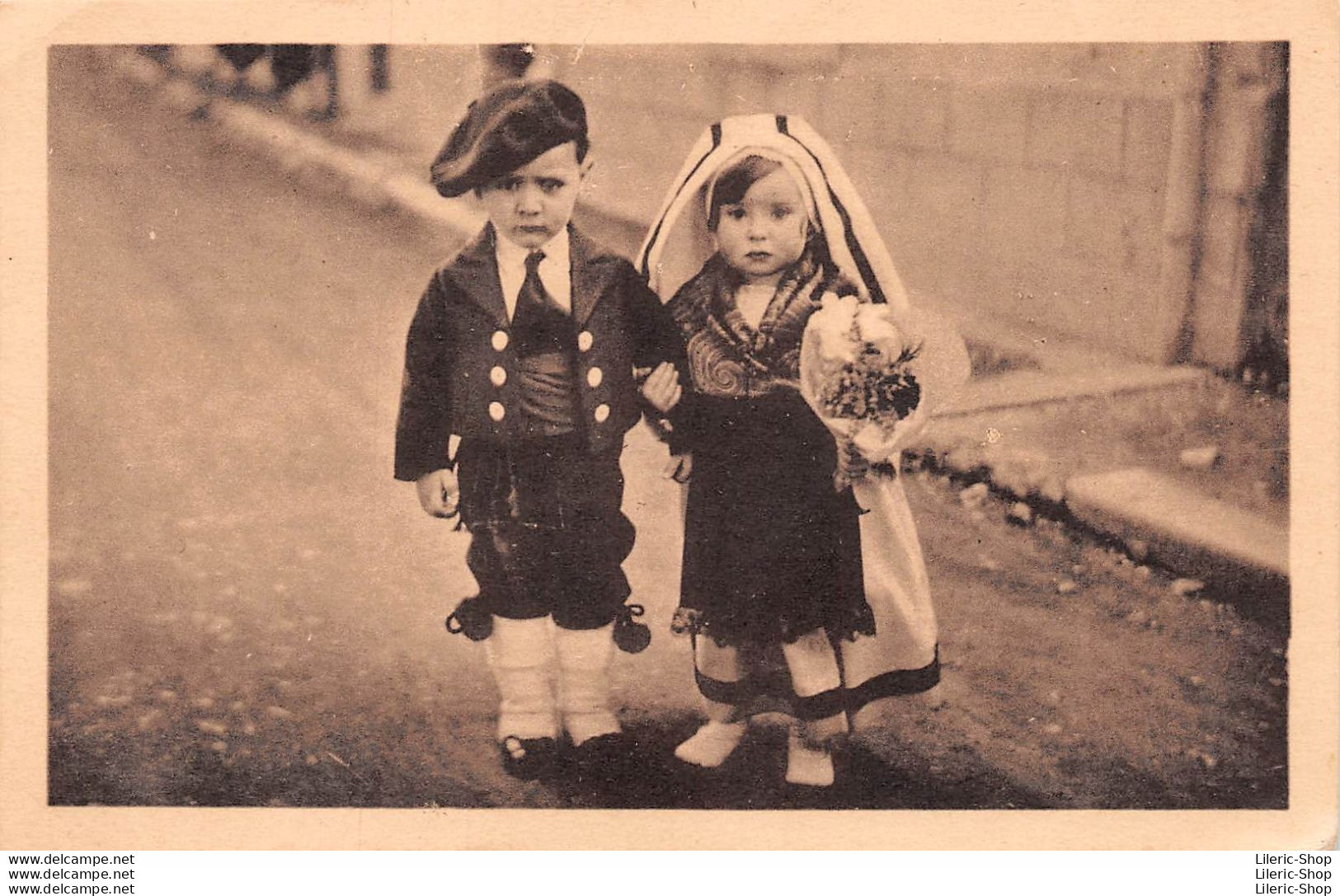 ◙ Couple Enfants - Pair Of Lovely Children ◙ FÊTE Du 11 MARS 1934  à NICE - Markets, Festivals