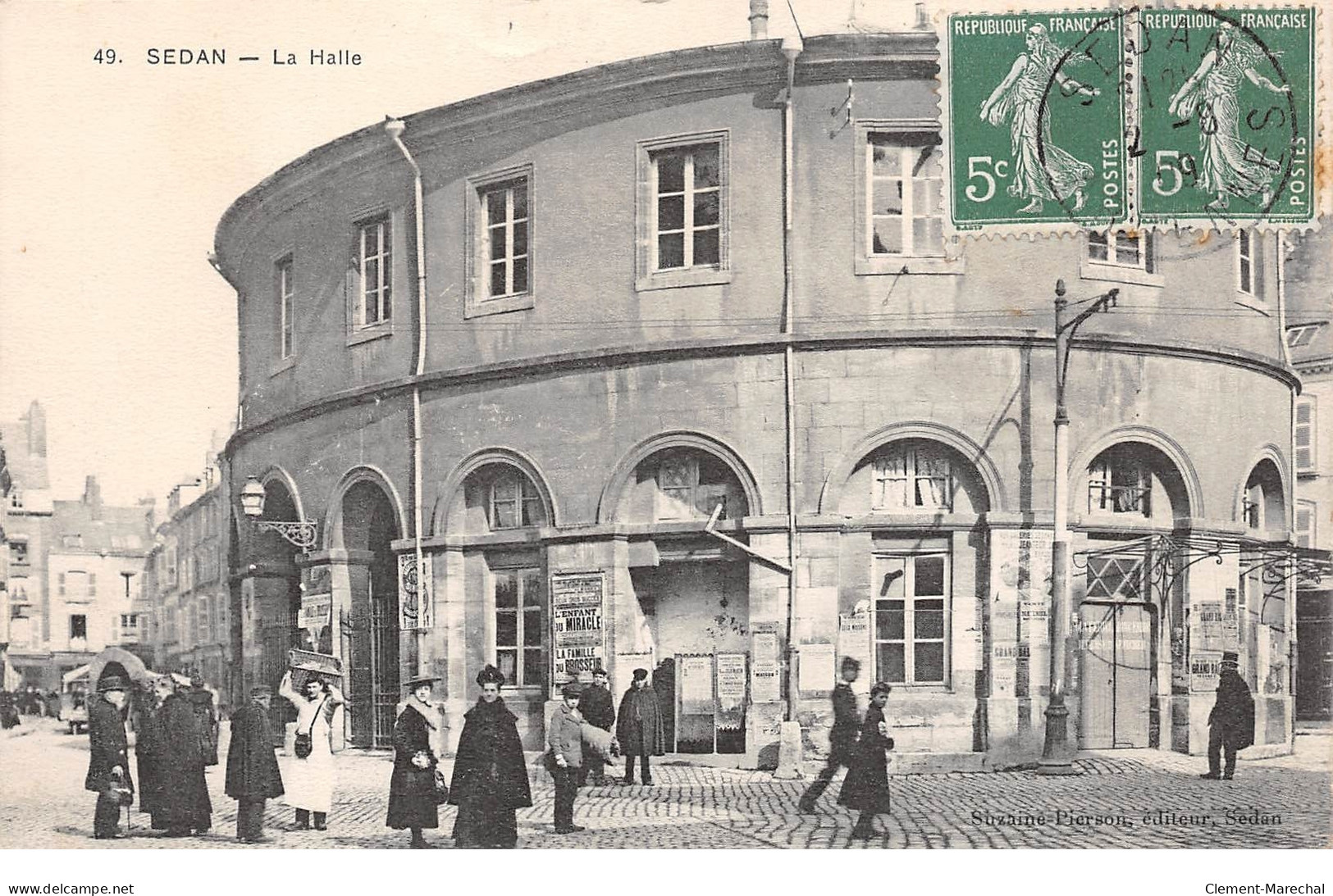 SEDAN - La Halle - Très Bon état - Sedan