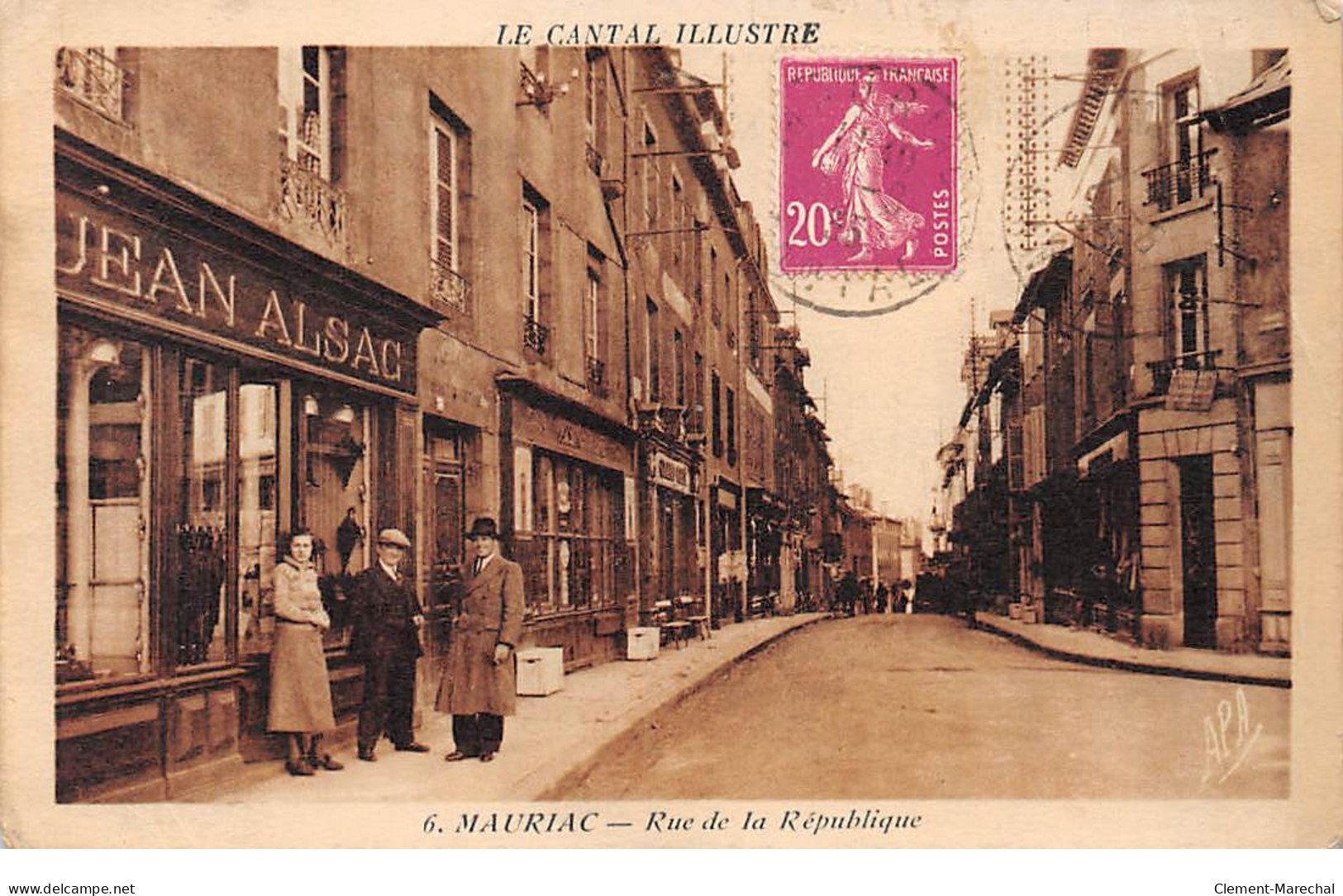 MAURIAC - Rue De La République - Très Bon état - Mauriac