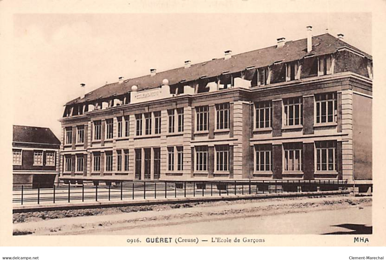 GUERET - L'Ecole De Garçons - Très Bon état - Guéret