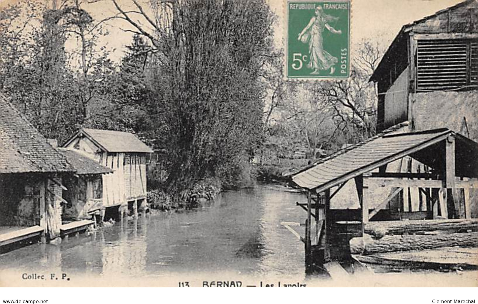 BERNAY - Les Lavoirs - Très Bon état - Bernay