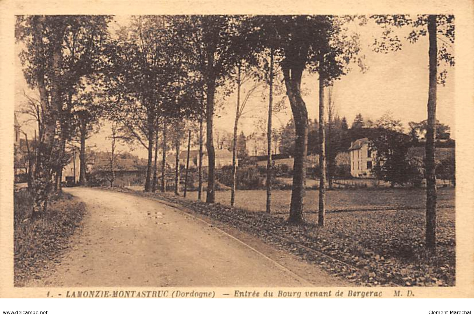 LAMONZIE MONTASTRUC - Entrée Du Bourg Venant De Bergerac - Très Bon état - Autres & Non Classés