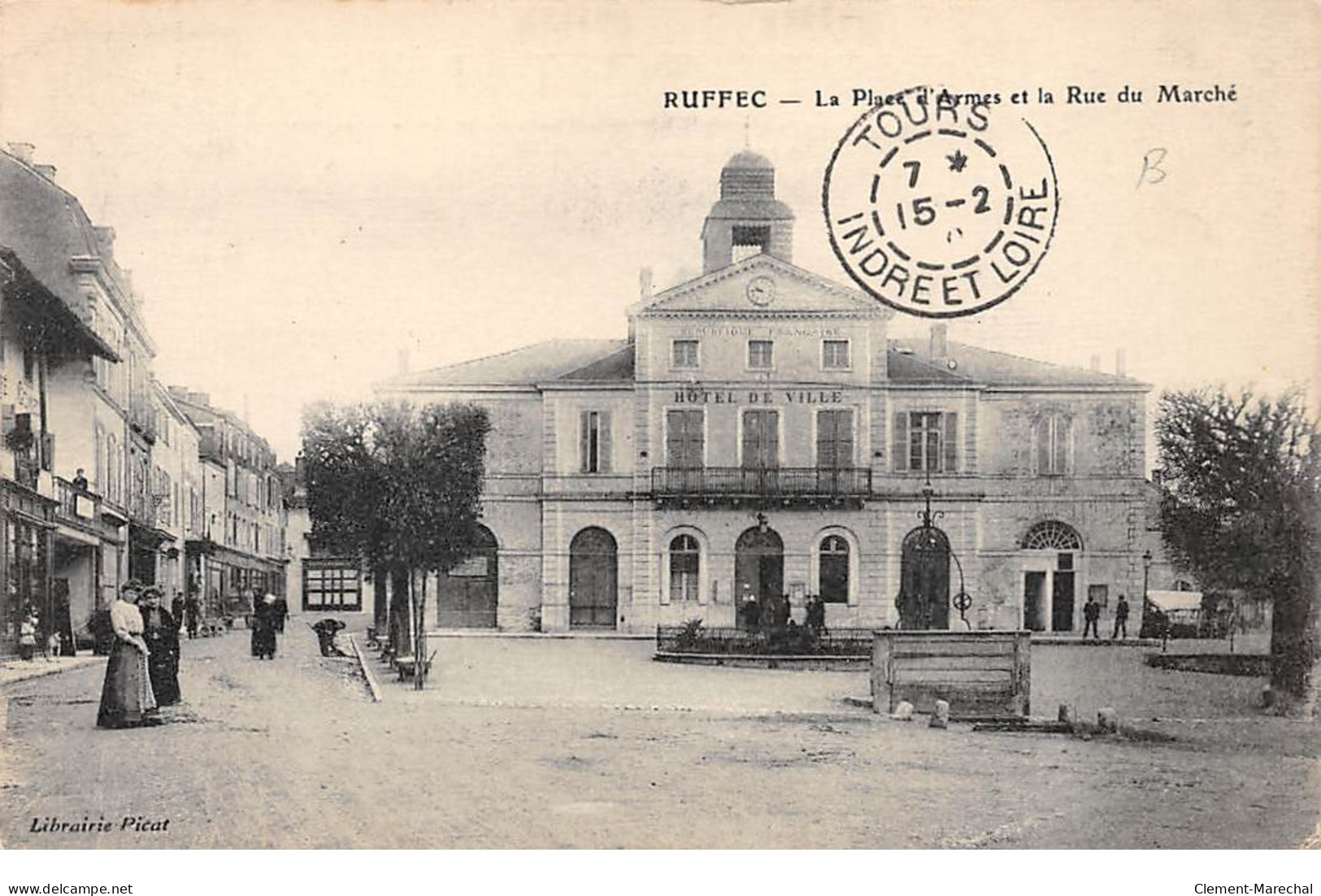 RUFFEC - La Place D'Armes Et La Rue Du Marché - Très Bon état - Ruffec