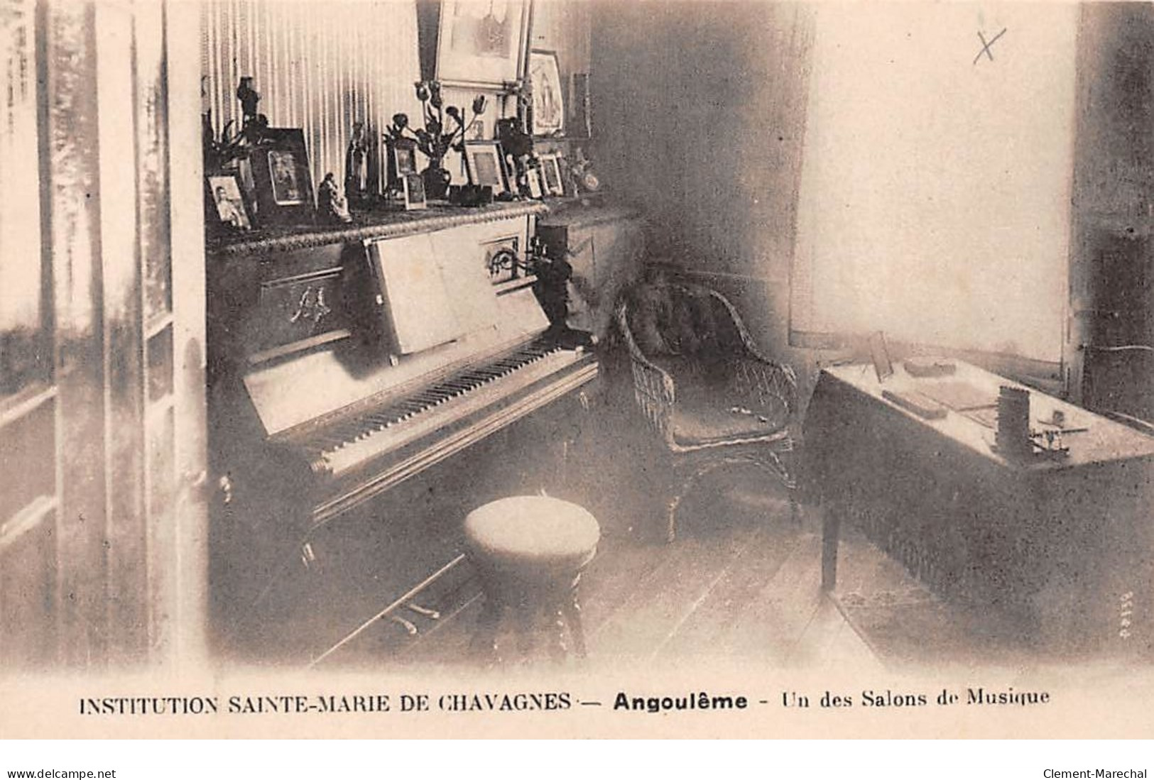 ANGOULEME - Institution Sainte Marie De Chavagnes - Un Des Salons De Musique - Très Bon état - Angouleme