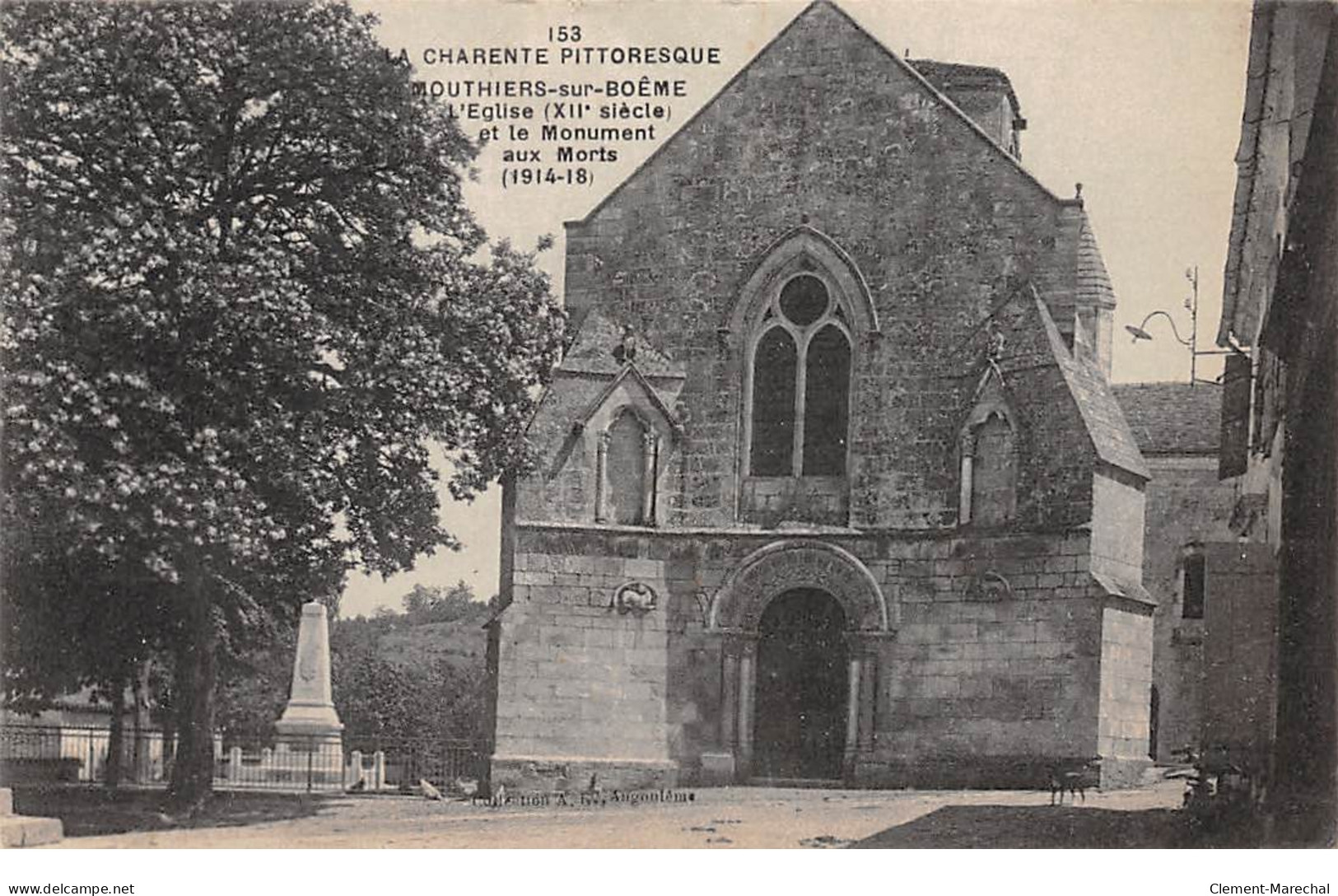 MOUTHIERS SUR BOEME - L'Eglise Et Le Monument Aux Morts - Très Bon état - Autres & Non Classés