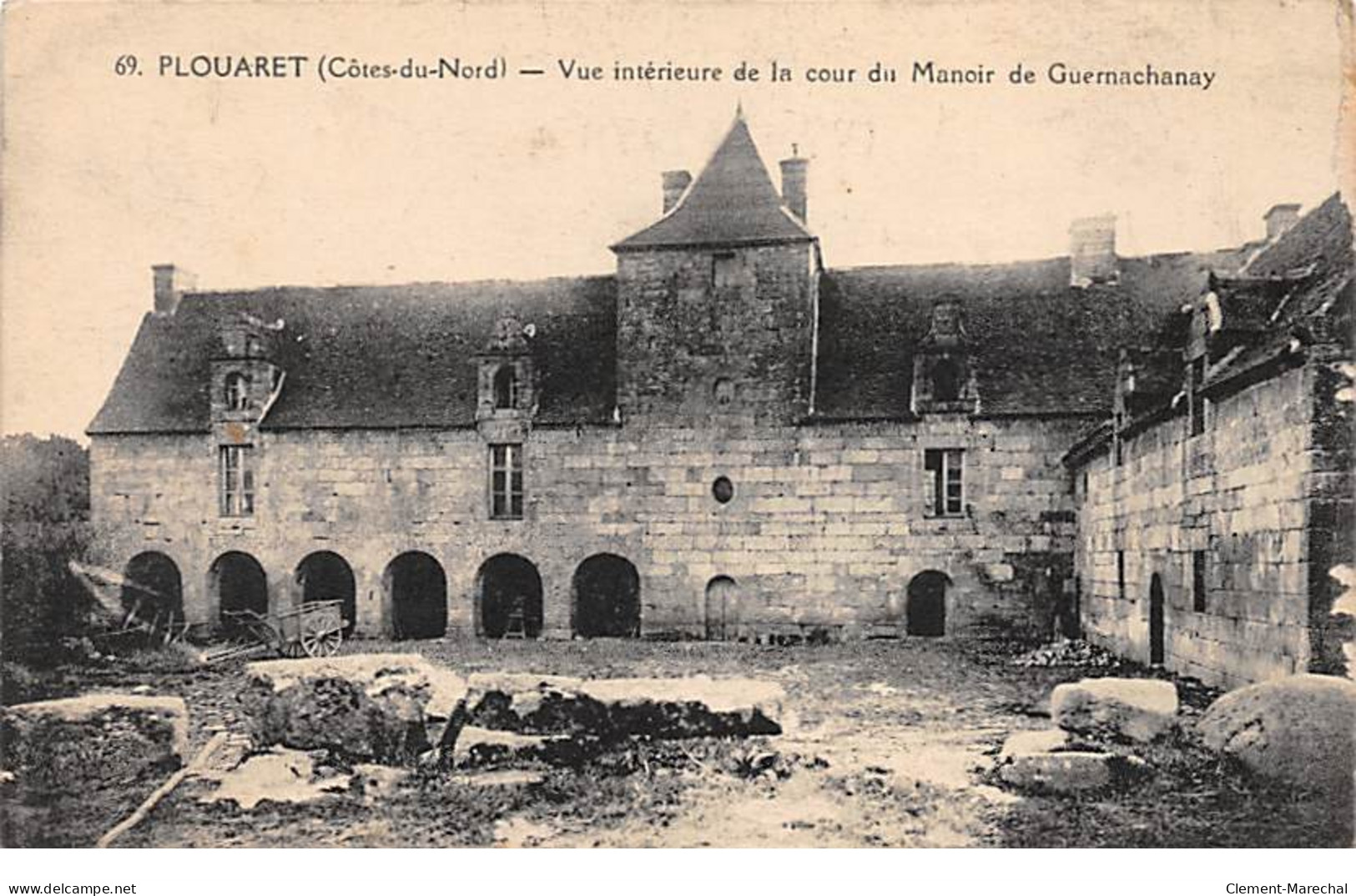 PLOUARET - Vue Intérieure De La Cour Du Manoir De Guernachanay - Très Bon état - Plouaret